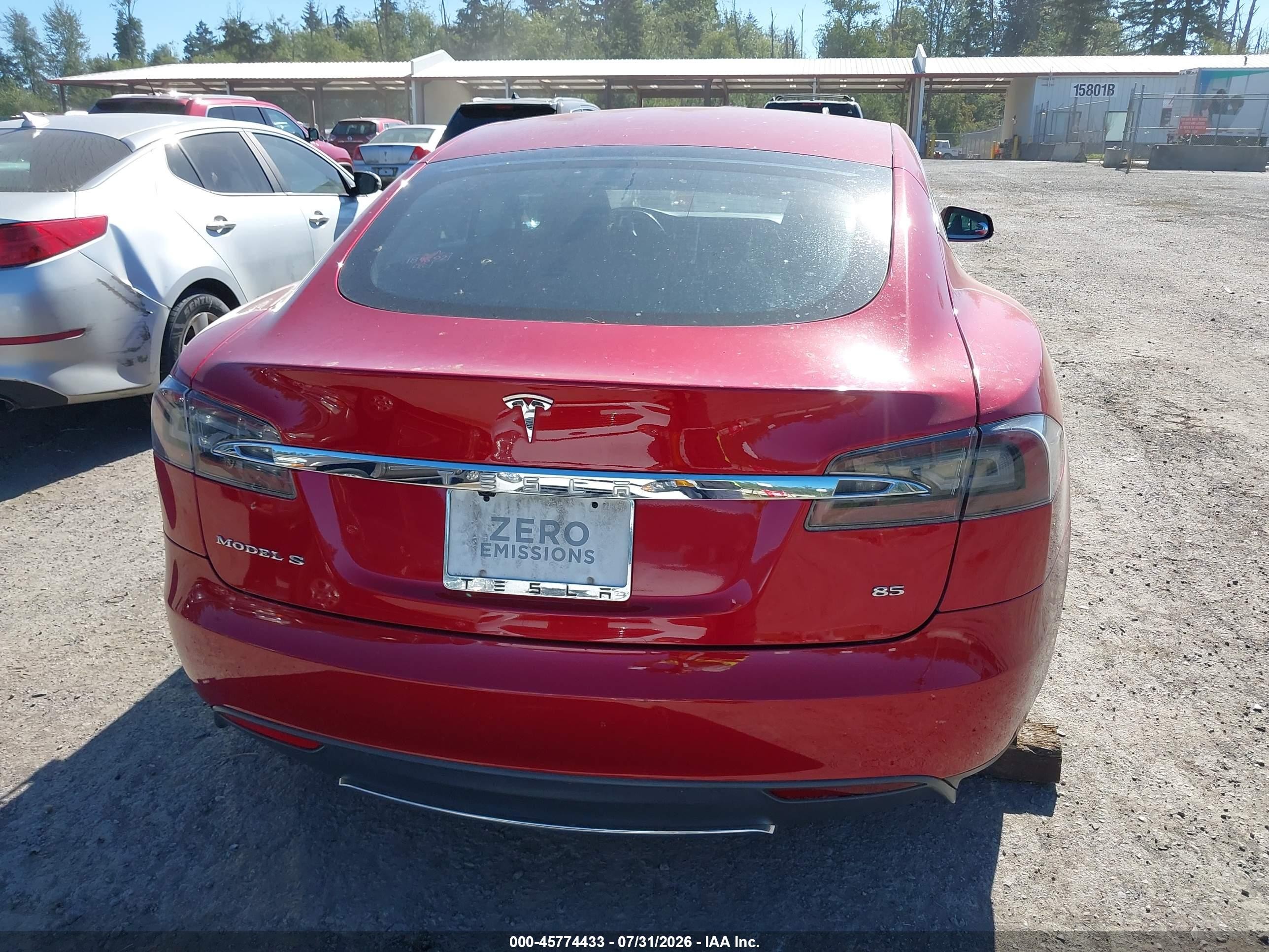 2014 Tesla Model S P85 Red vin: 5YJSA1H1XEFP29429