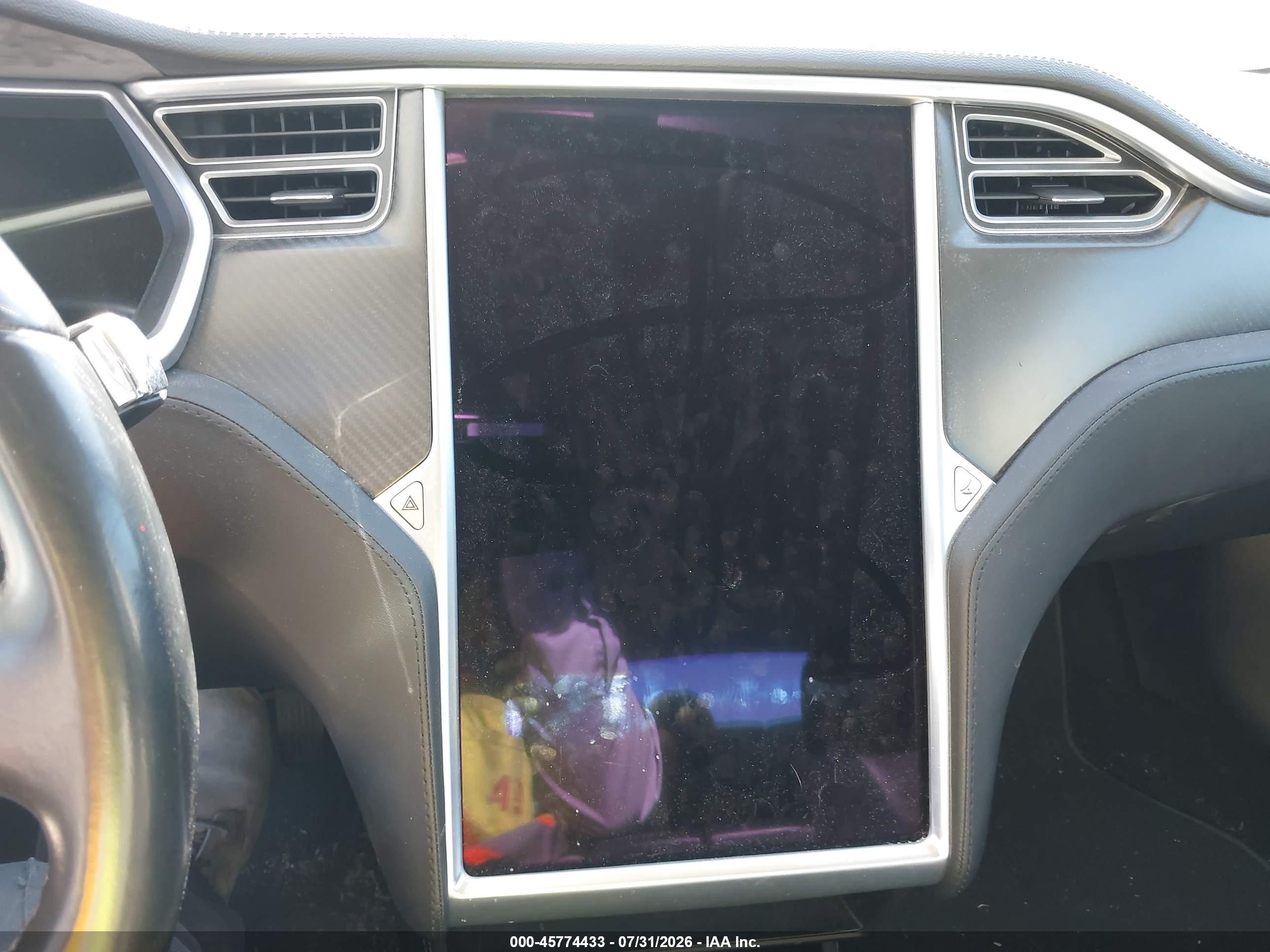 2014 Tesla Model S P85 Red vin: 5YJSA1H1XEFP29429