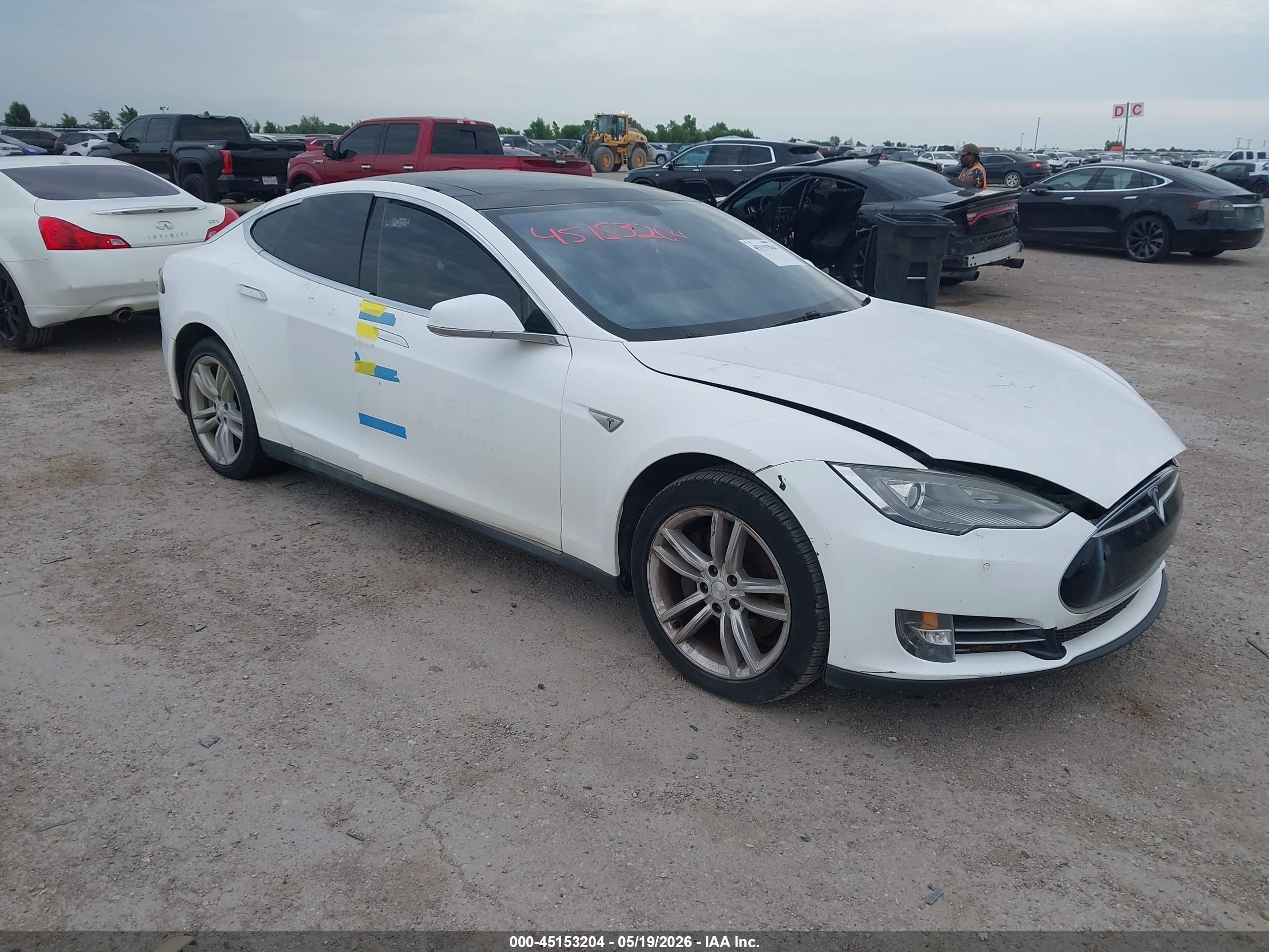 2014 Tesla Model S P85 Белый vin: 5YJSA1H1XEFP32685