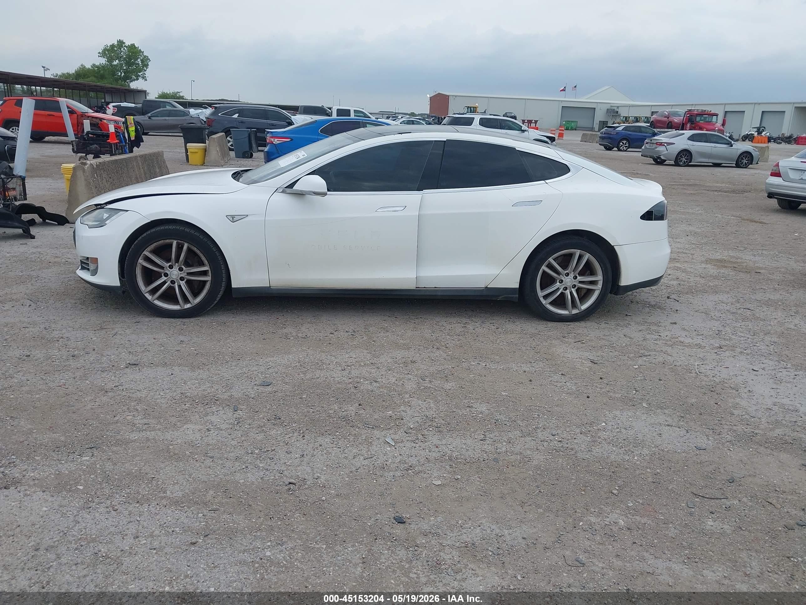 2014 Tesla Model S P85 Белый vin: 5YJSA1H1XEFP32685