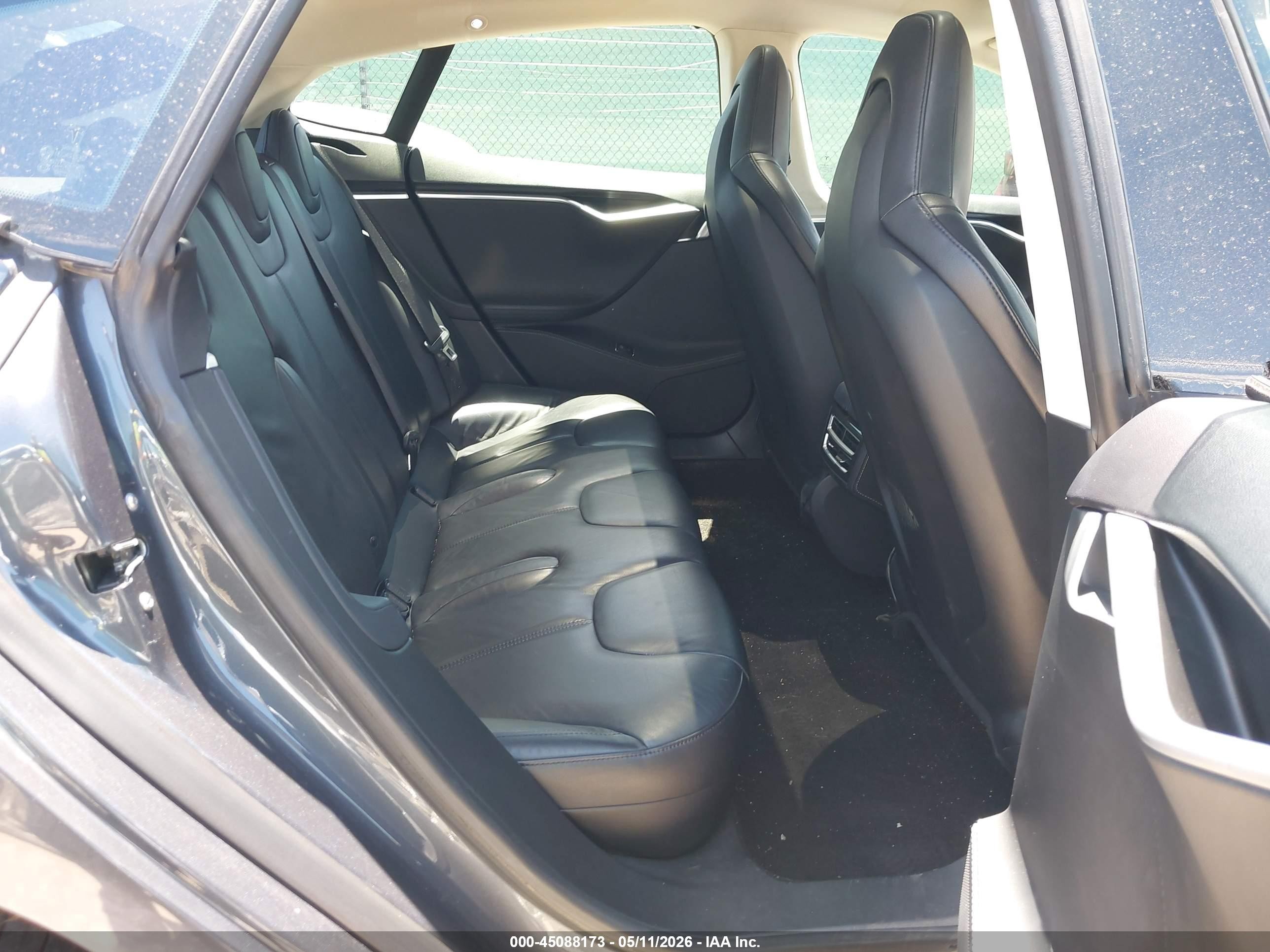 2014 Tesla Model S P85 Серый vin: 5YJSA1H1XEFP53018