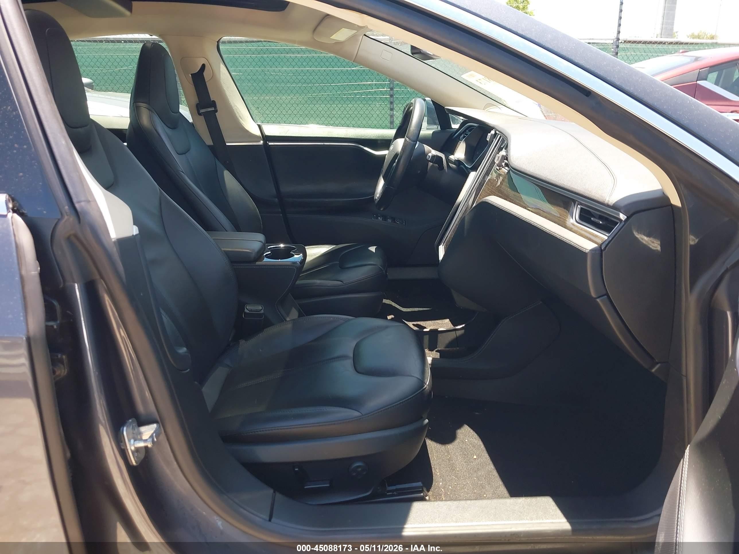 2014 Tesla Model S P85 Серый vin: 5YJSA1H1XEFP53018
