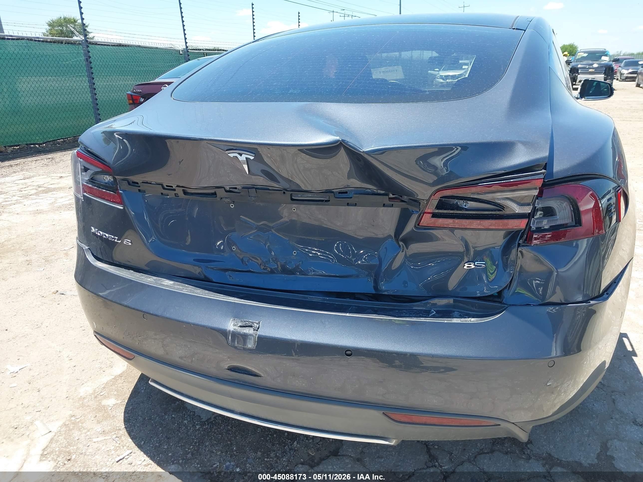 2014 Tesla Model S P85 Серый vin: 5YJSA1H1XEFP53018