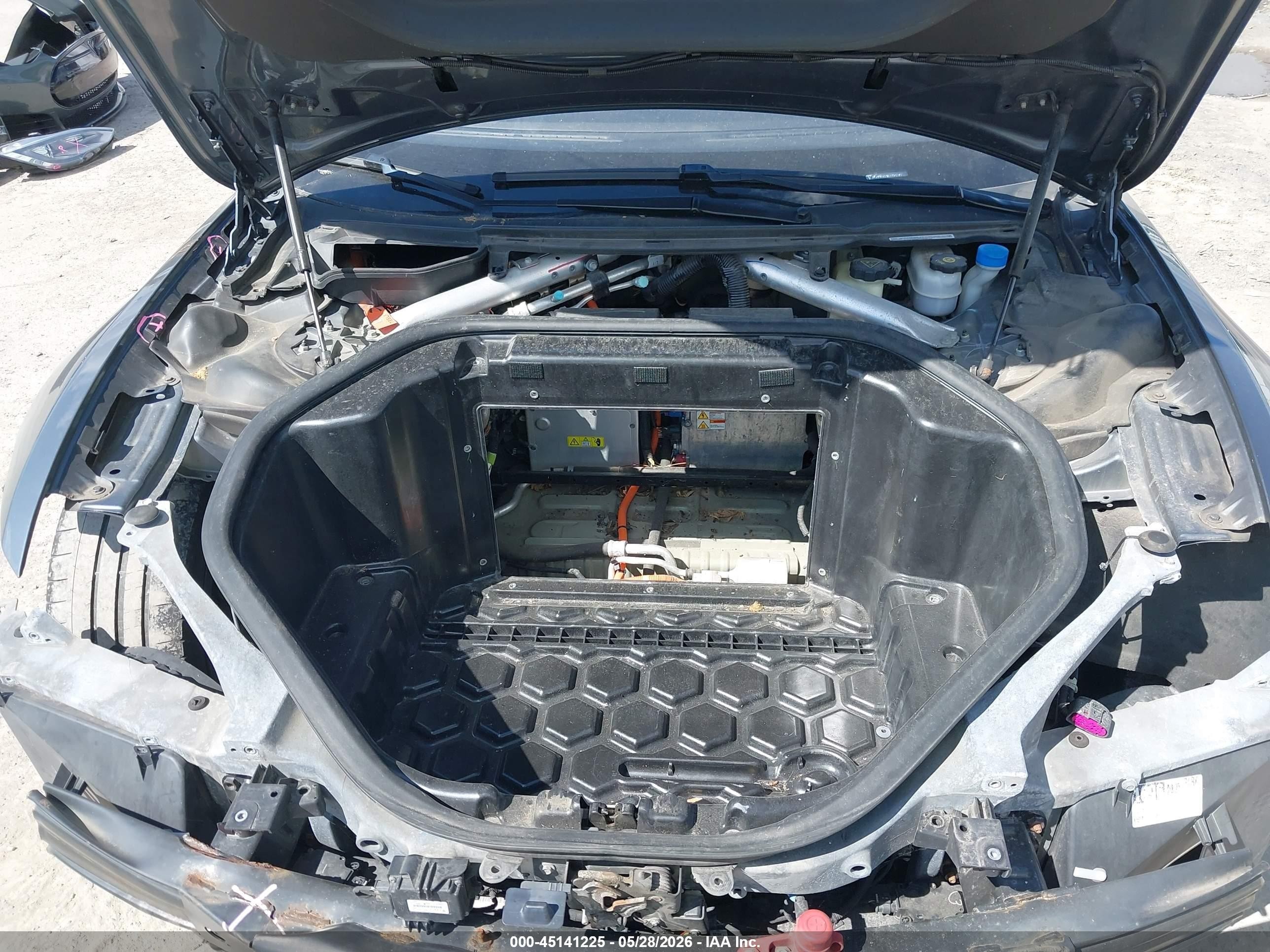 2014 Tesla Model S P85 Серый vin: 5YJSA1H1XEFP54797