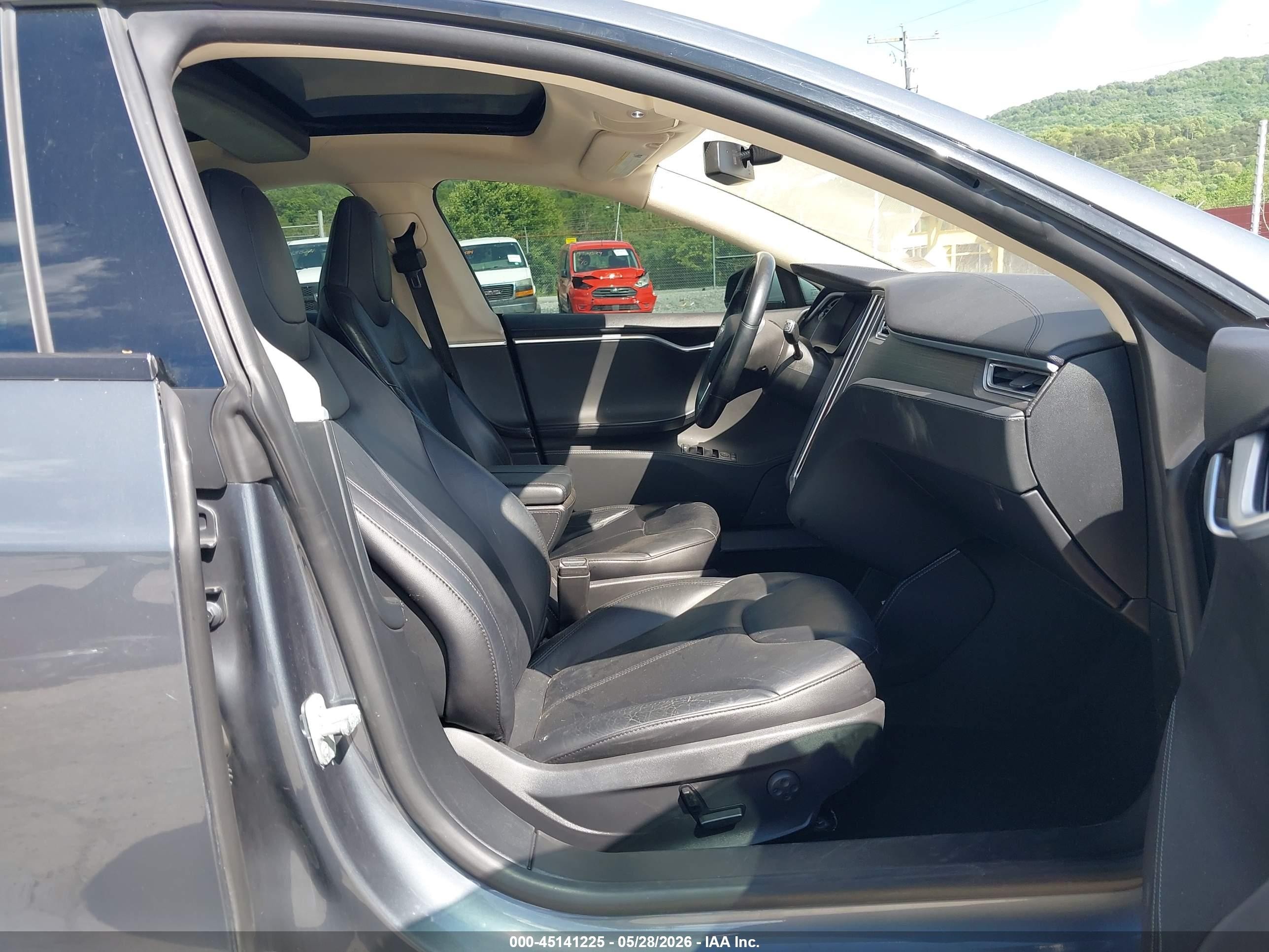 2014 Tesla Model S P85 Серый vin: 5YJSA1H1XEFP54797