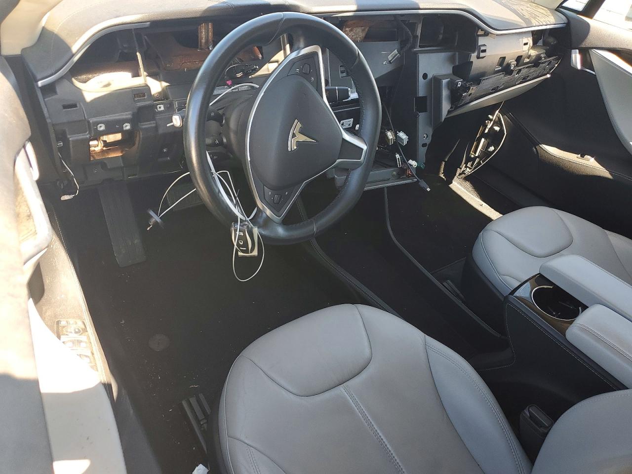 2014 Tesla Model S P85 White vin: 5YJSA1H1XEFP55657