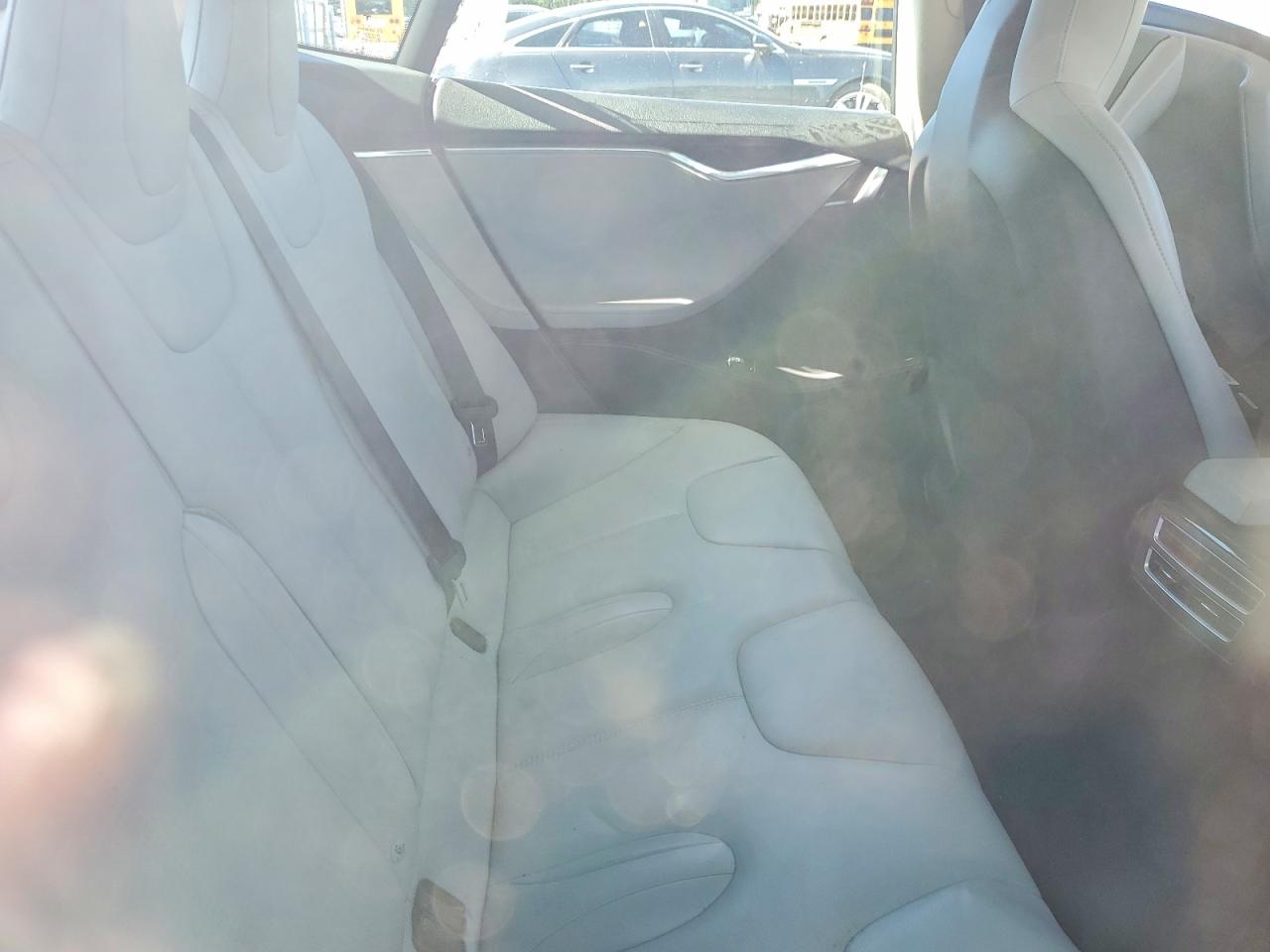 2014 Tesla Model S P85 White vin: 5YJSA1H1XEFP55657