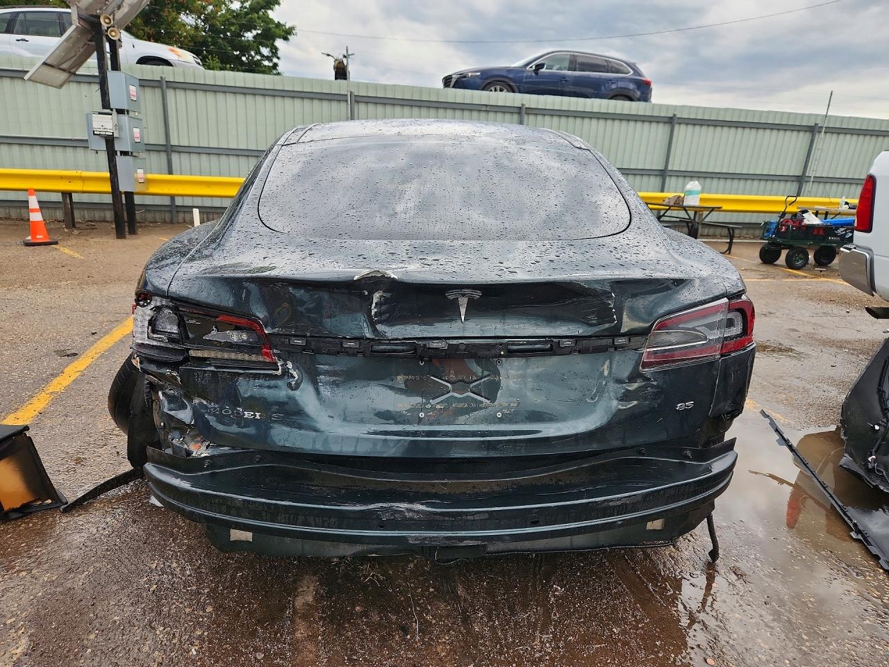 2014 Tesla Model S Green vin: 5YJSA1H1XEFP56887