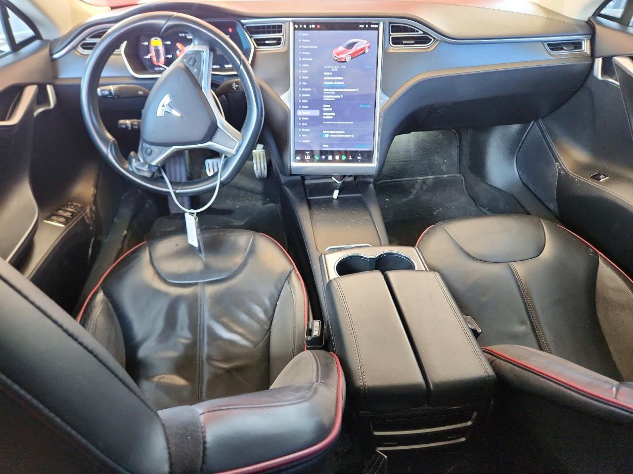 2015 Tesla Model S 85 Red vin: 5YJSA1H1XFFP70645