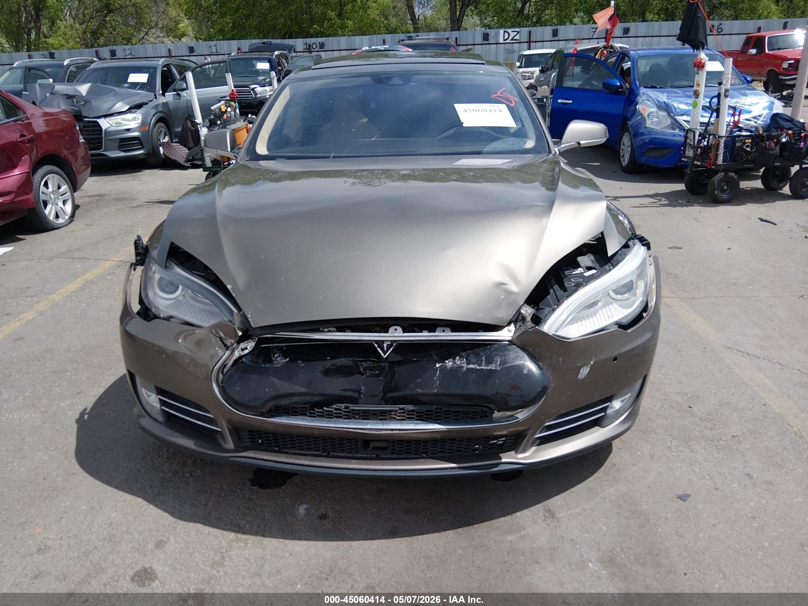 2015 Tesla Model S Champagne vin: 5YJSA1H20FF096434