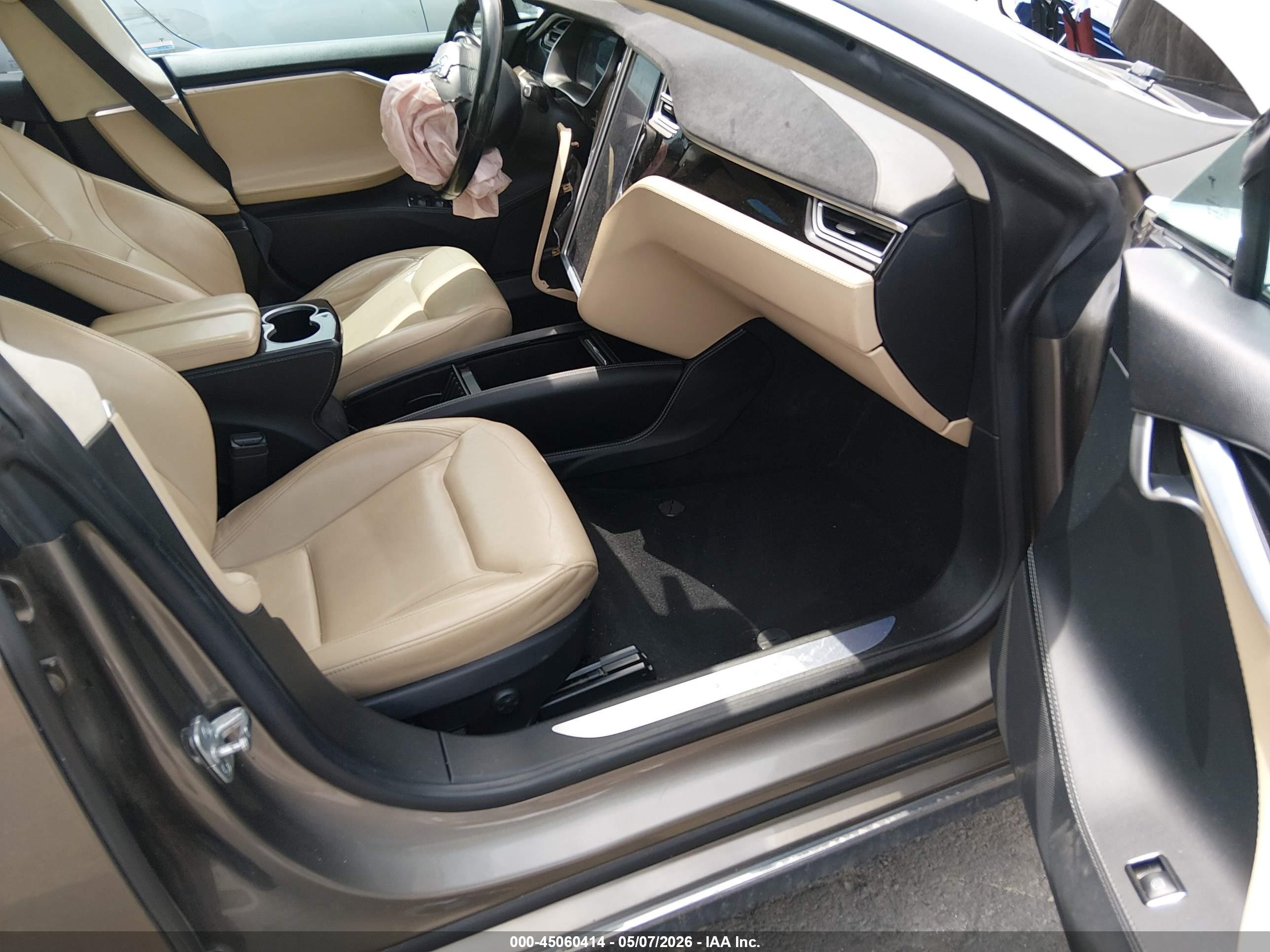 2015 Tesla Model S Champagne vin: 5YJSA1H20FF096434