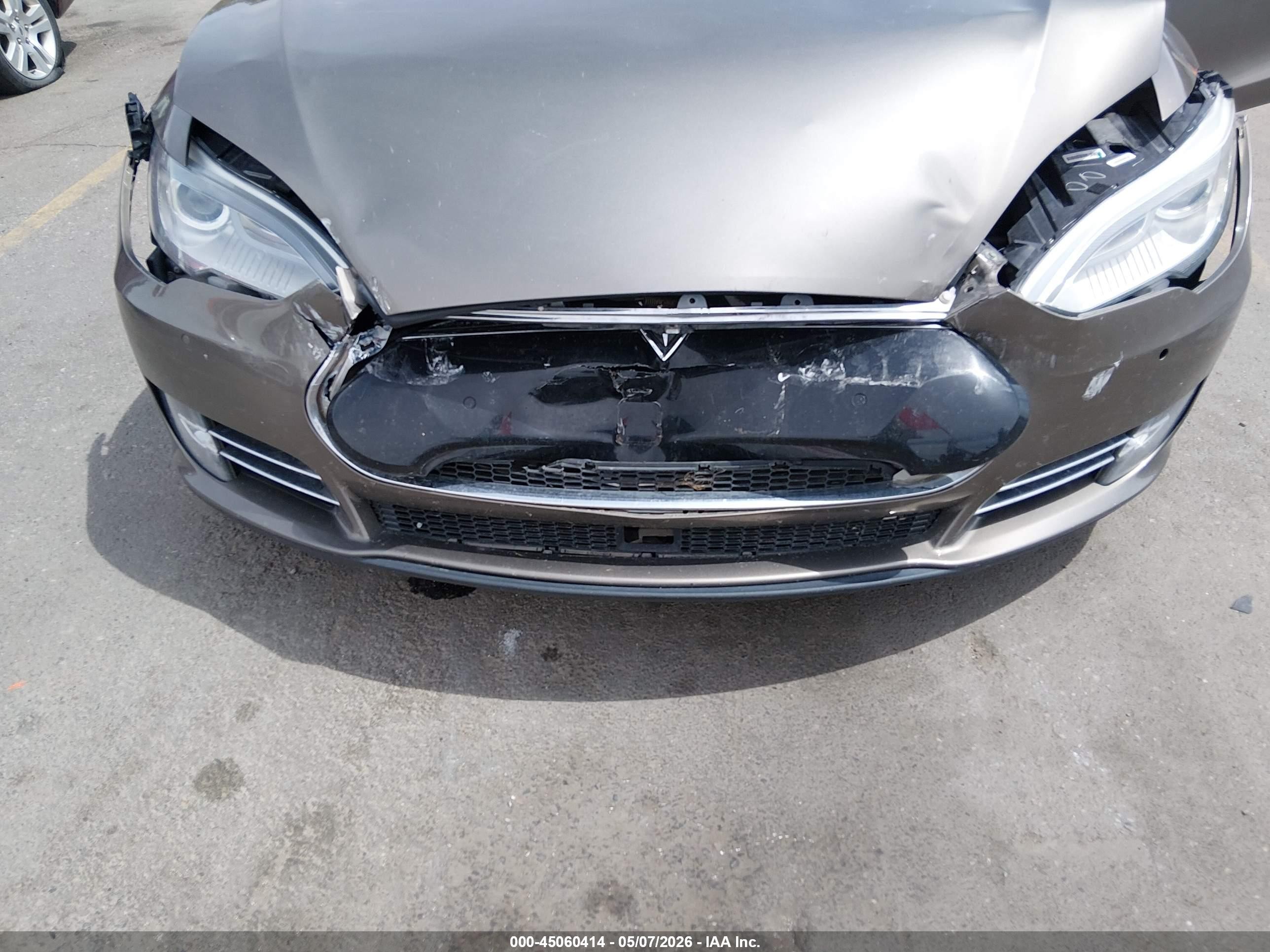 2015 Tesla Model S Champagne vin: 5YJSA1H20FF096434