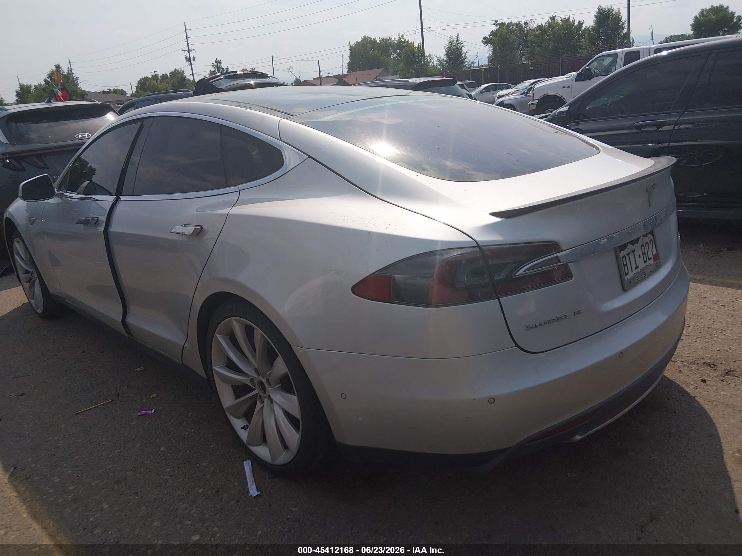 2015 Tesla Model S 70d/85d/p85d Silver vin: 5YJSA1H21FFP67366