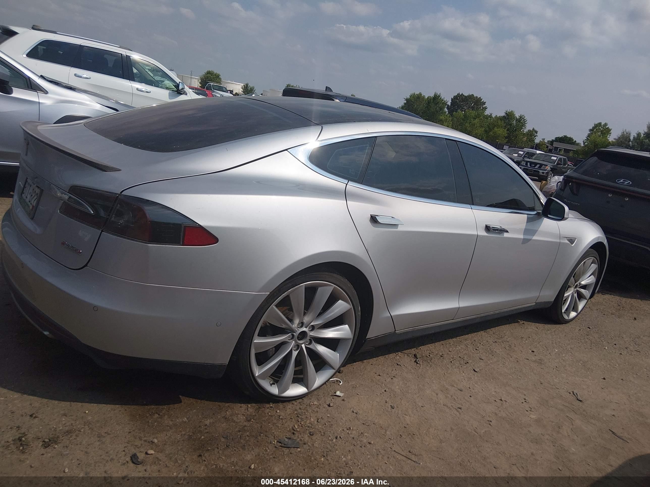 2015 Tesla Model S 70d/85d/p85d Silver vin: 5YJSA1H21FFP67366