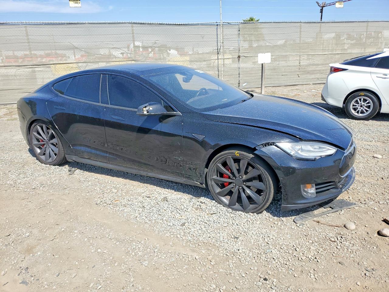 2015 Tesla Model S 85d Black vin: 5YJSA1H21FFP68131