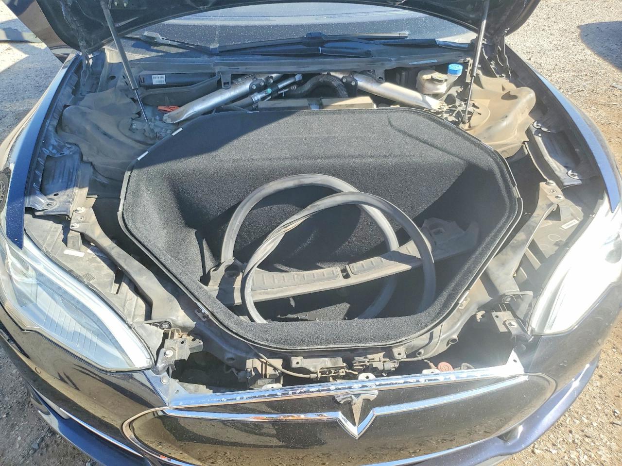 2015 Tesla Model S 85d Blue vin: 5YJSA1H21FFP69795