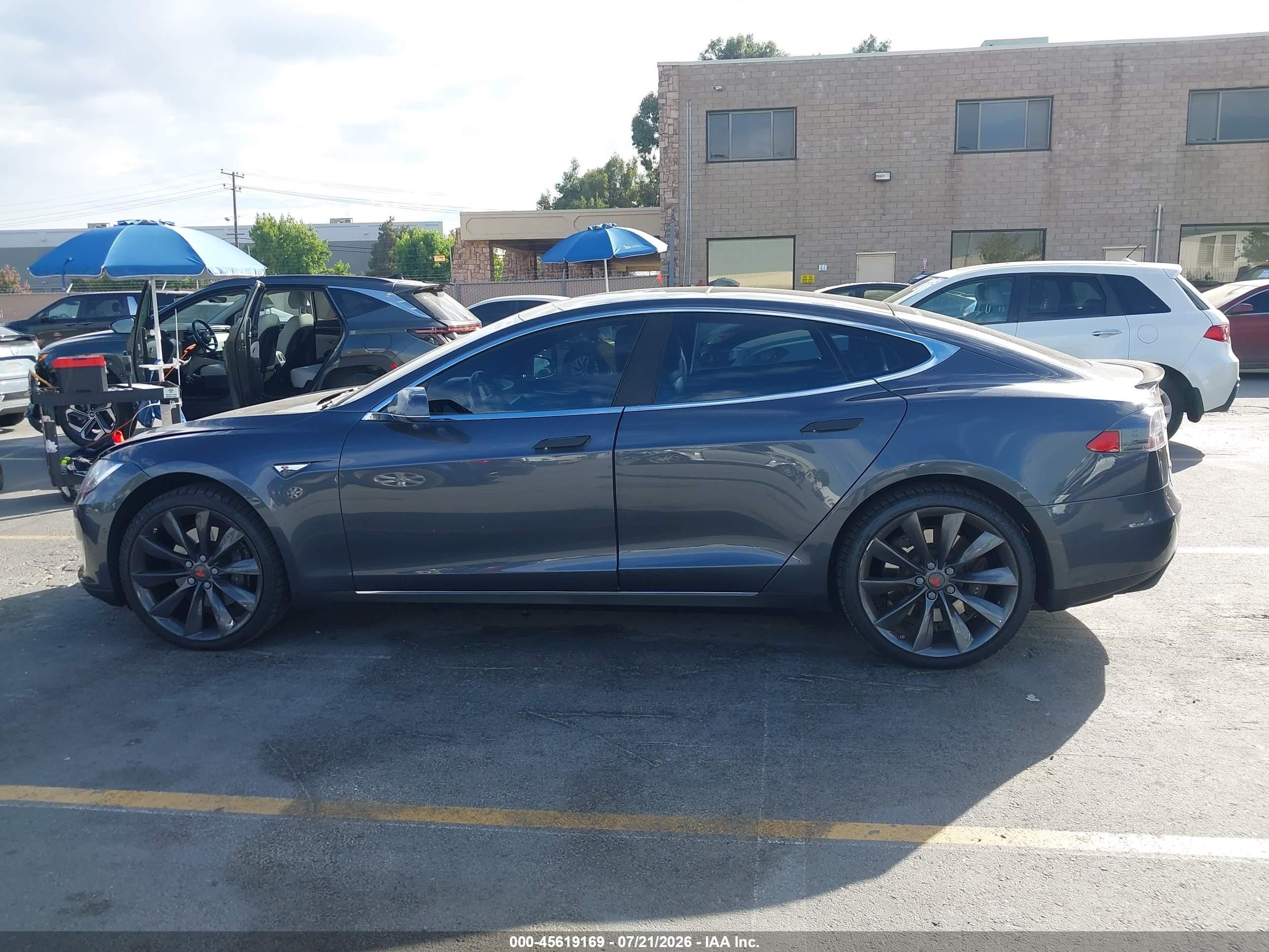 2015 Tesla Model S 70d/85d/p85d Gray vin: 5YJSA1H22FF087296
