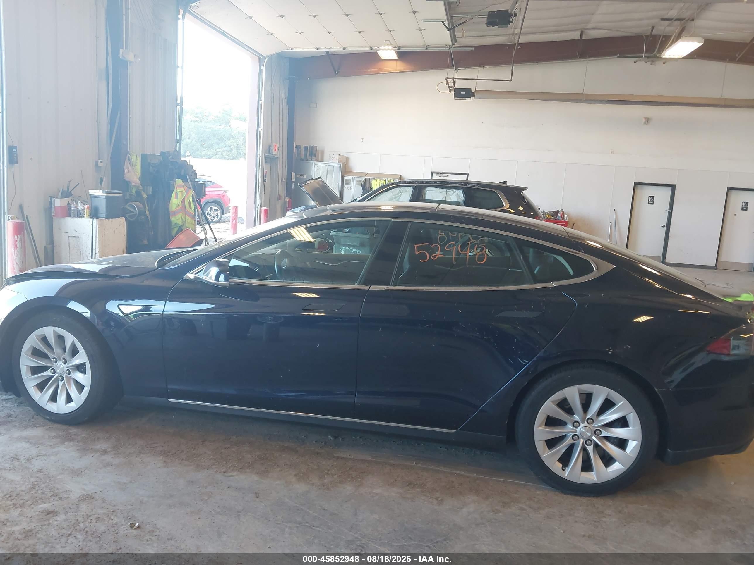 2015 Tesla Model S 70d/85d/p85d Blue vin: 5YJSA1H22FFP77744