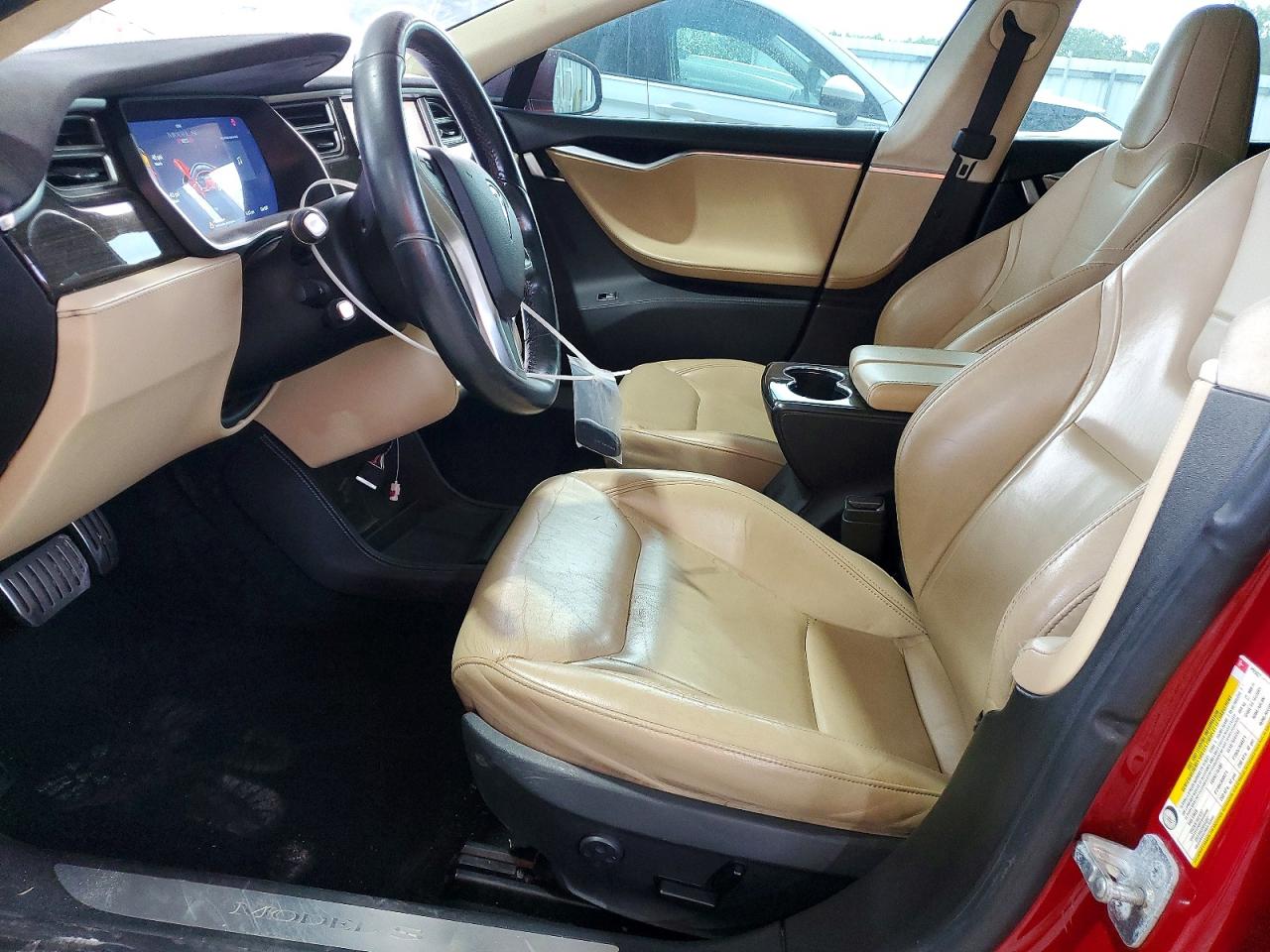 2014 Tesla Model S Red vin: 5YJSA1H23EFP65827