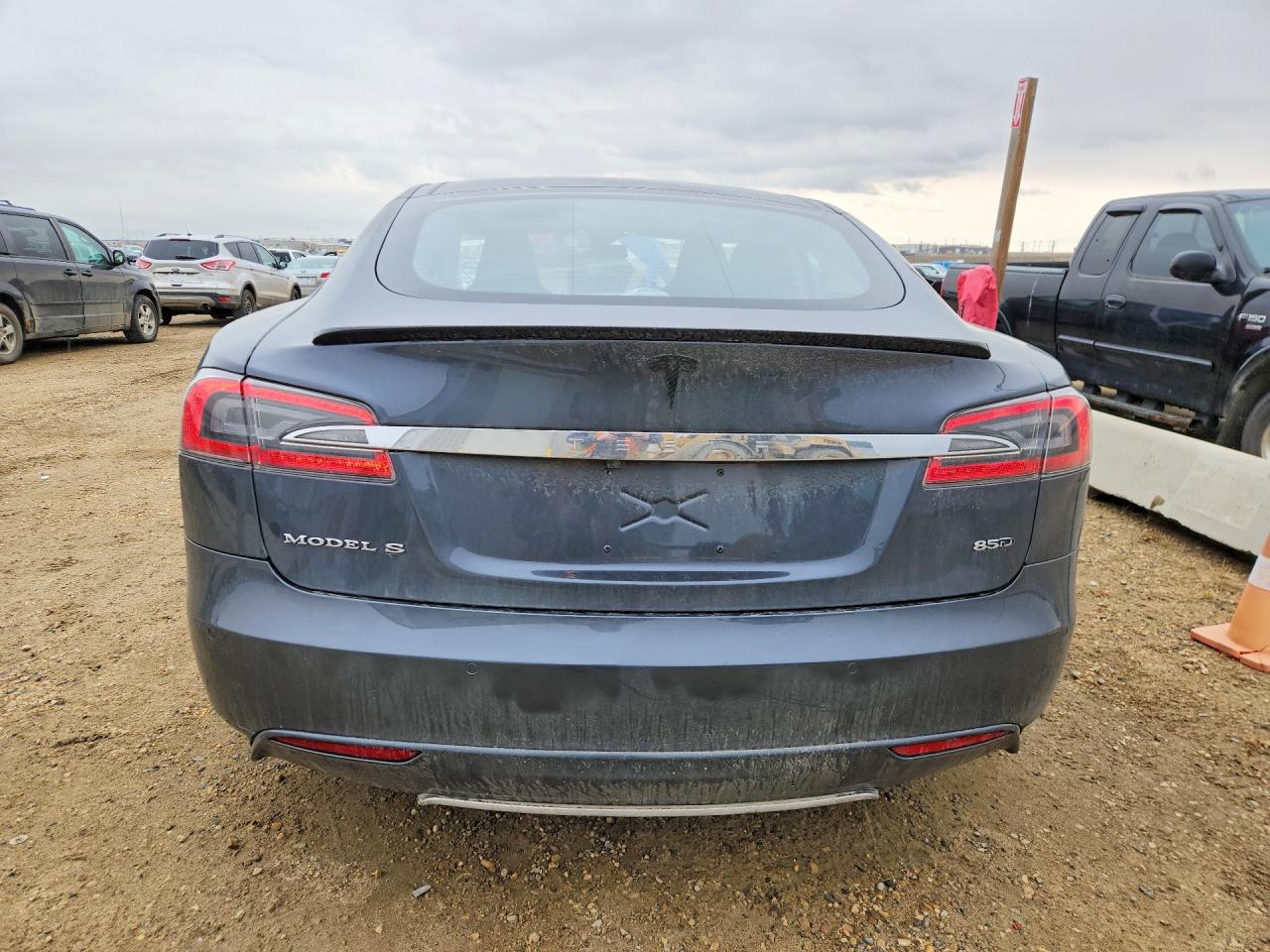 2015 Tesla Model S 85d Черный vin: 5YJSA1H23FFP75632