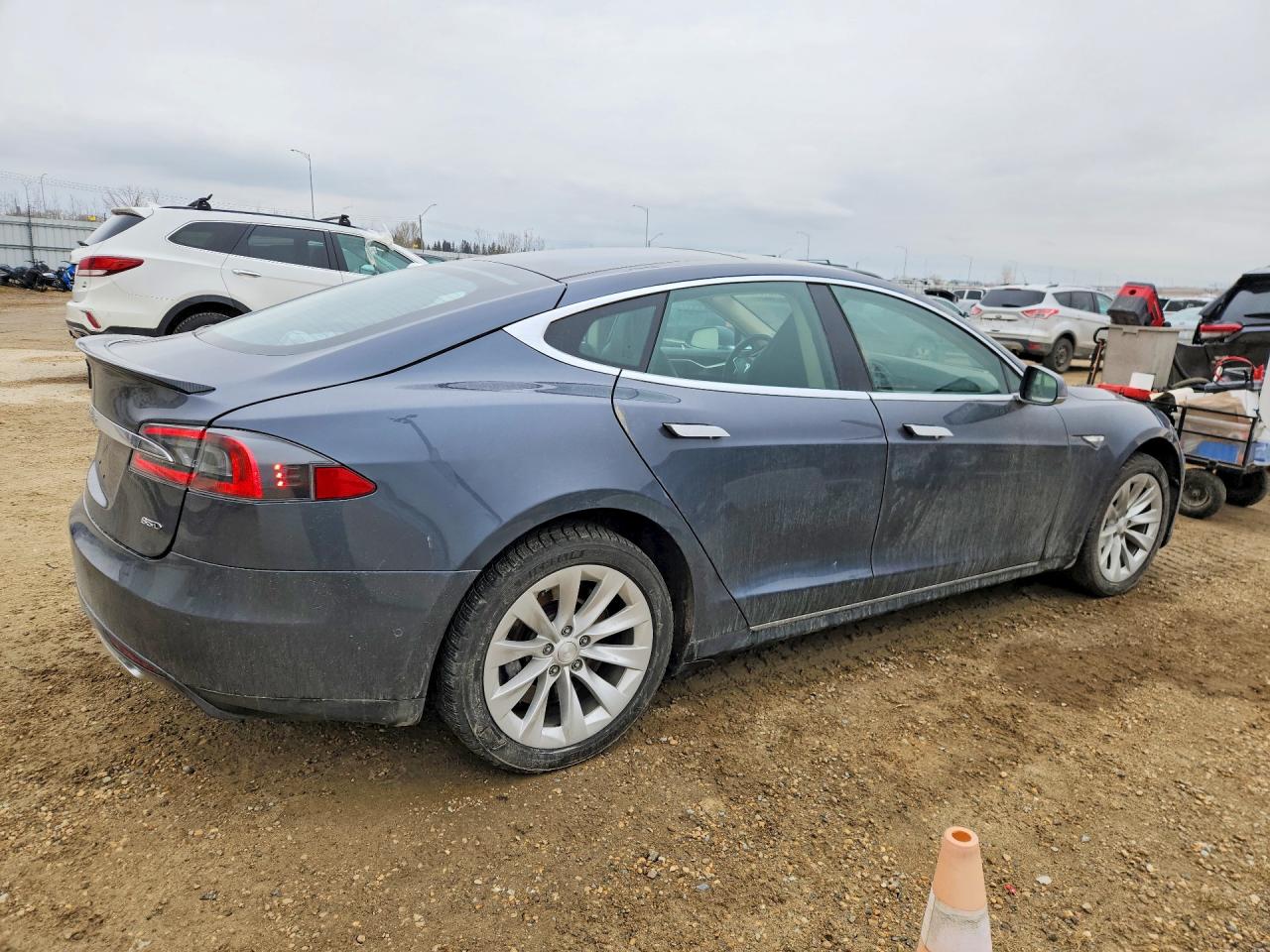 2015 Tesla Model S 85d Черный vin: 5YJSA1H23FFP75632