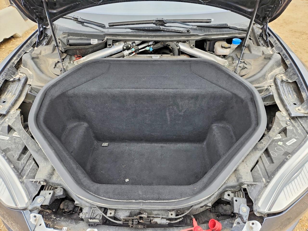2015 Tesla Model S 85d Черный vin: 5YJSA1H23FFP75632