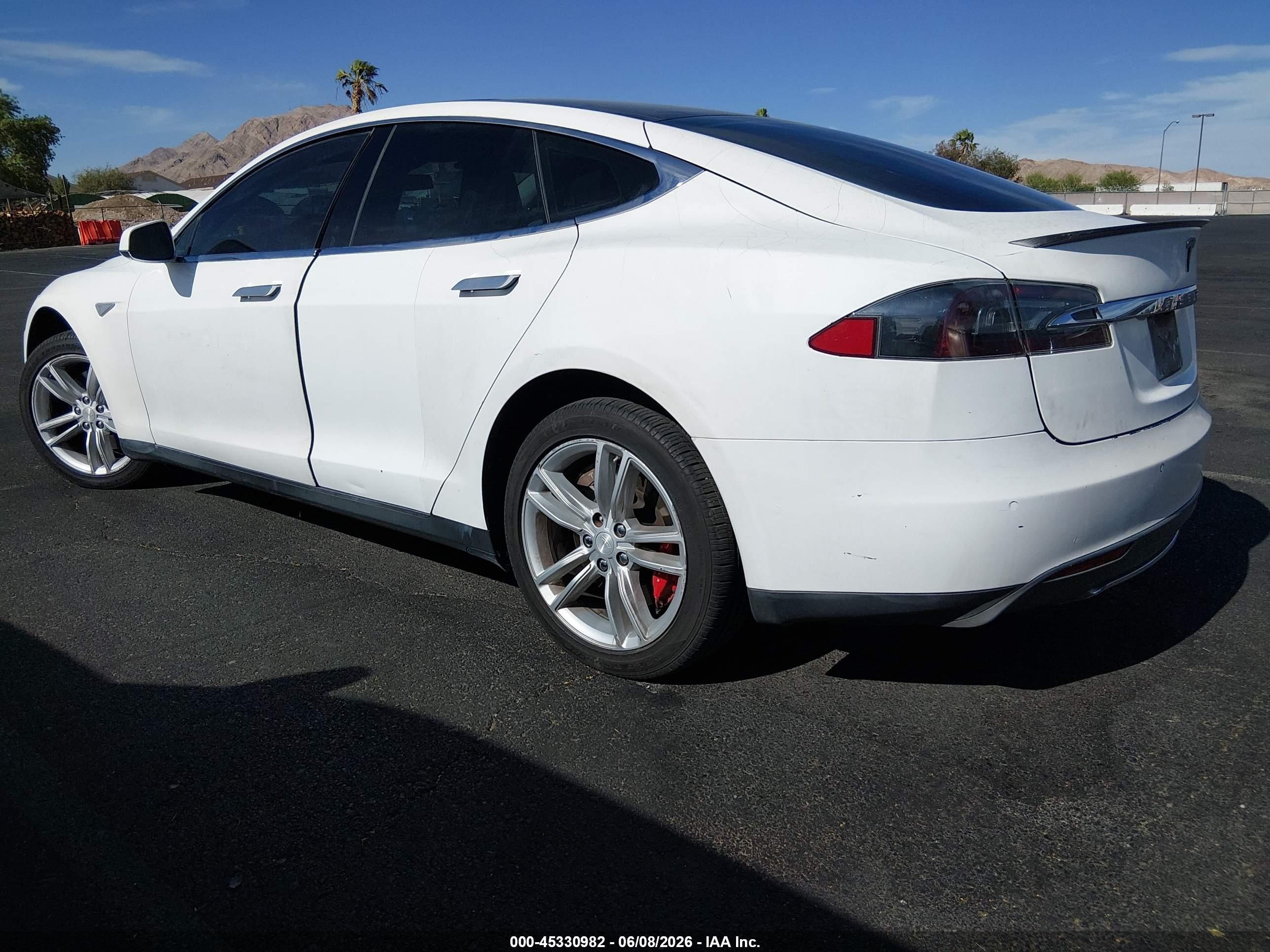 2015 Tesla Model S 70d/85d/p85d White vin: 5YJSA1H23FFP77297
