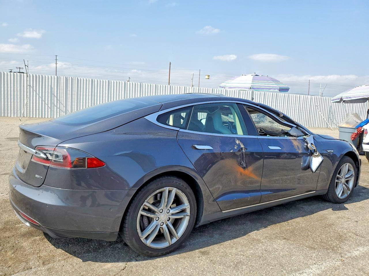 2015 Tesla Model S 85d Charcoal vin: 5YJSA1H24FF081774