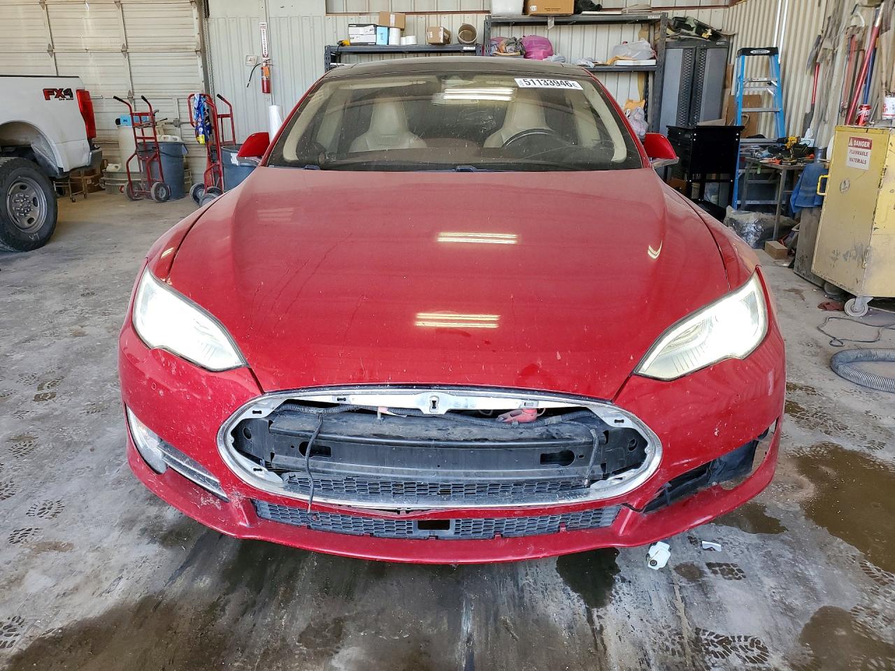 2015 Tesla Model S 85d Красный vin: 5YJSA1H24FF082259