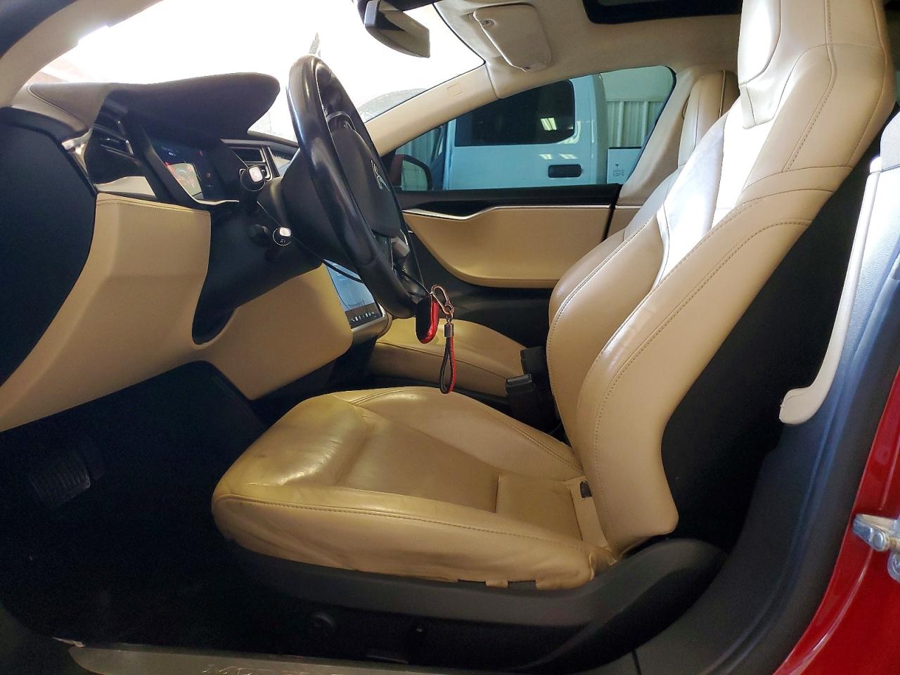 2015 Tesla Model S 85d Красный vin: 5YJSA1H24FF082259