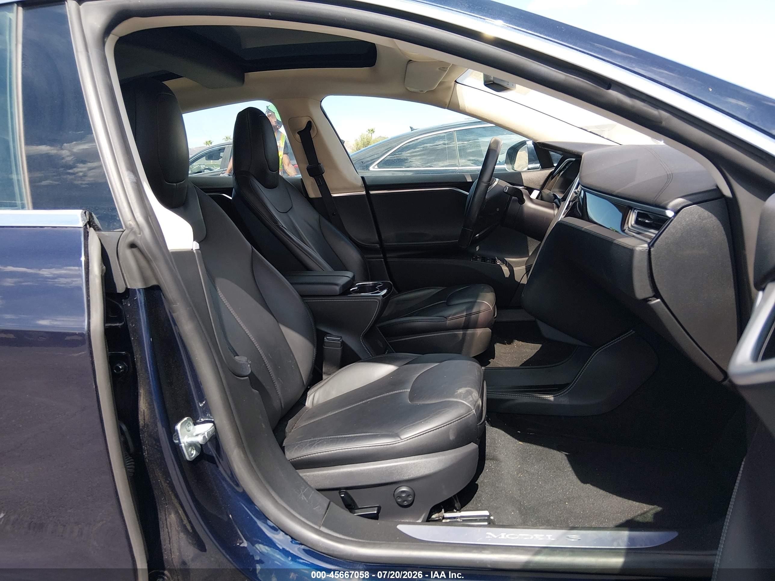 2015 Tesla Model S   Blue vin: 5YJSA1H24FFP77759