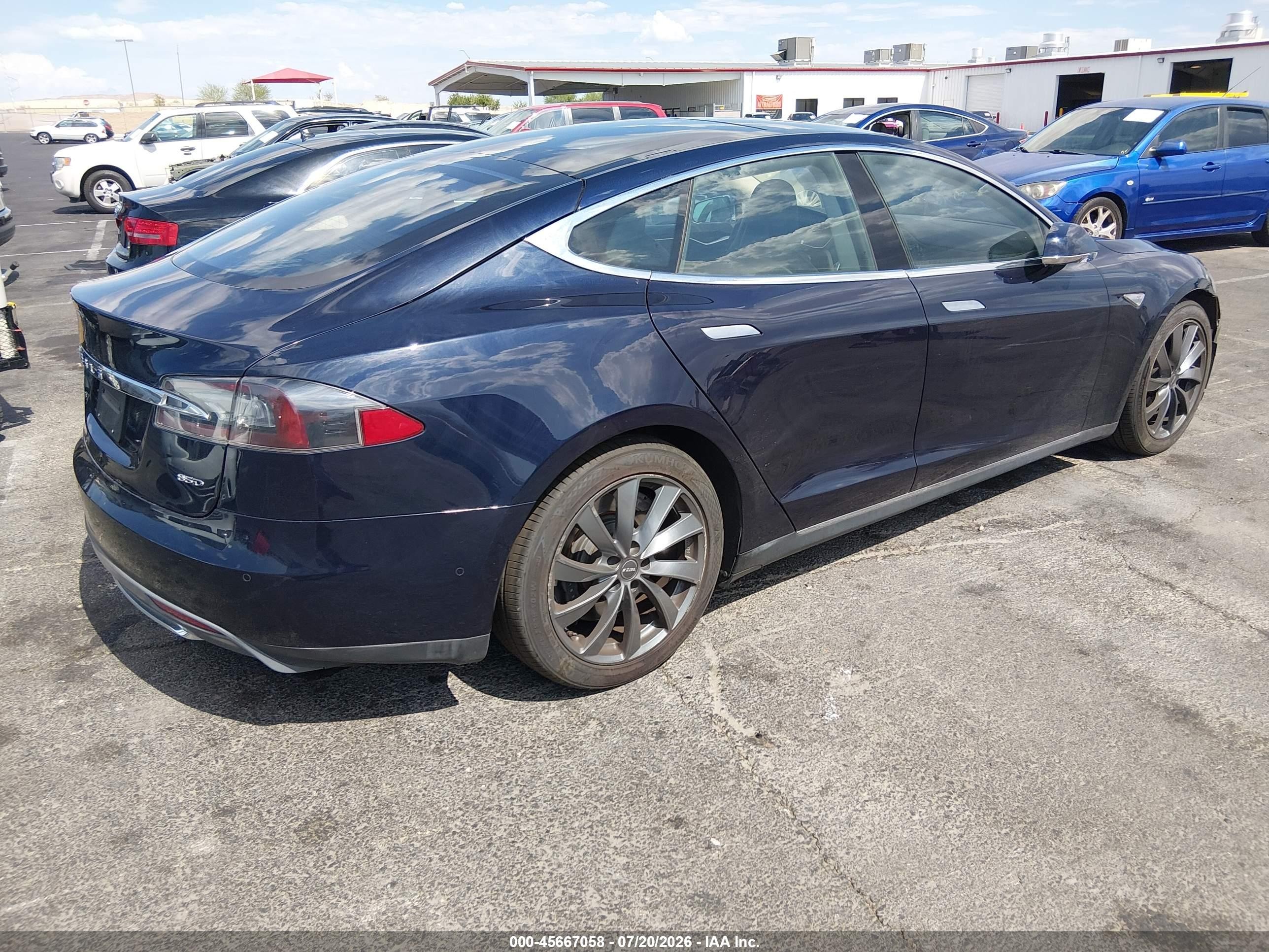 2015 Tesla Model S   Blue vin: 5YJSA1H24FFP77759