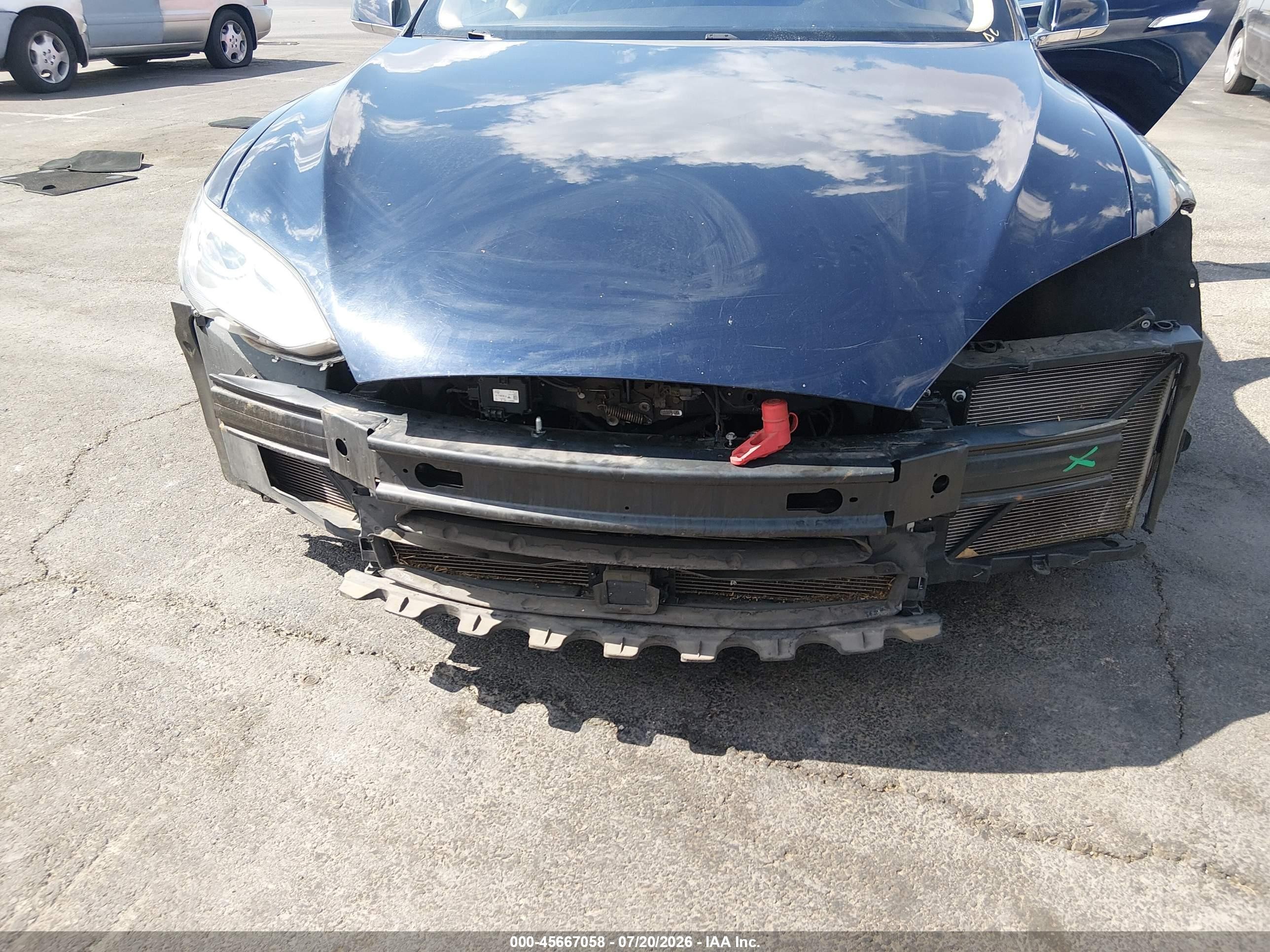 2015 Tesla Model S   Blue vin: 5YJSA1H24FFP77759
