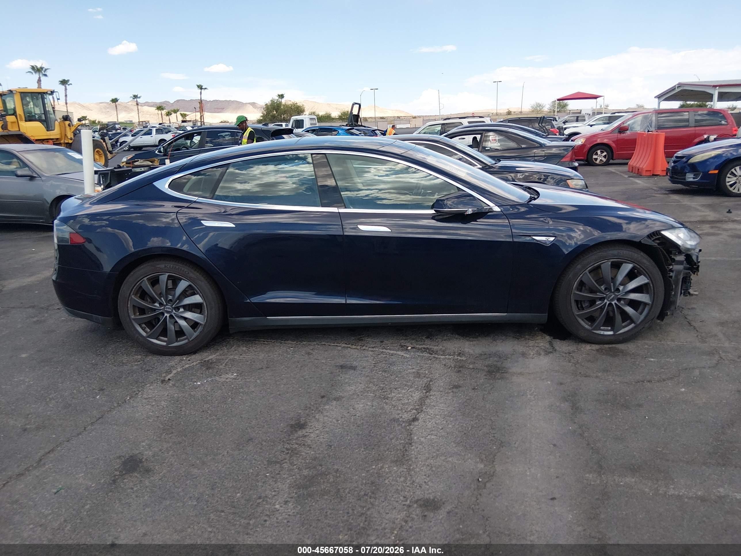 2015 Tesla Model S   Blue vin: 5YJSA1H24FFP77759