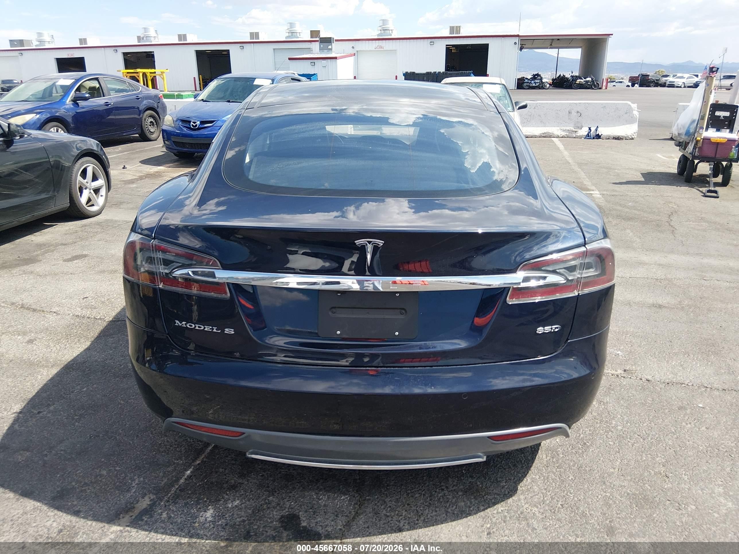 2015 Tesla Model S   Blue vin: 5YJSA1H24FFP77759