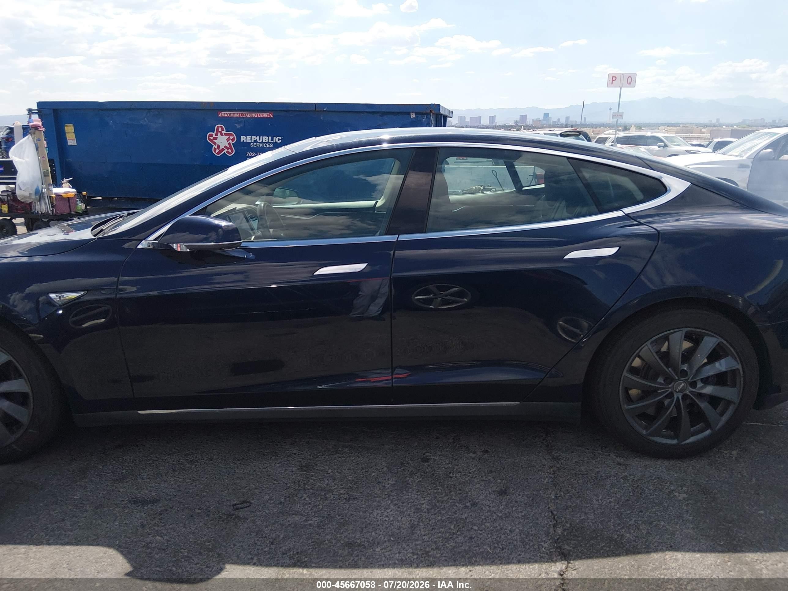 2015 Tesla Model S   Blue vin: 5YJSA1H24FFP77759