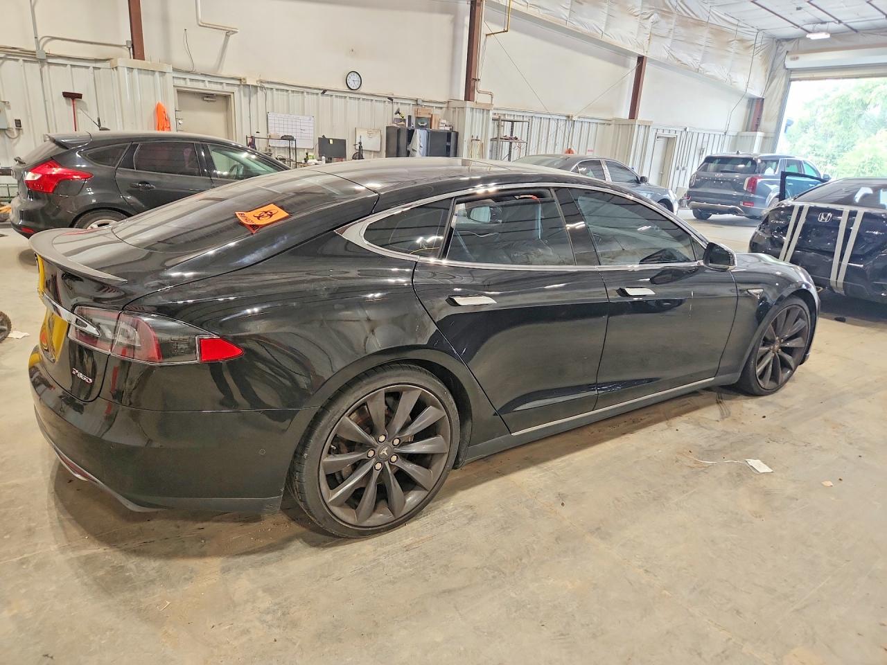 2014 Tesla Model S Black vin: 5YJSA1H25EFP63111