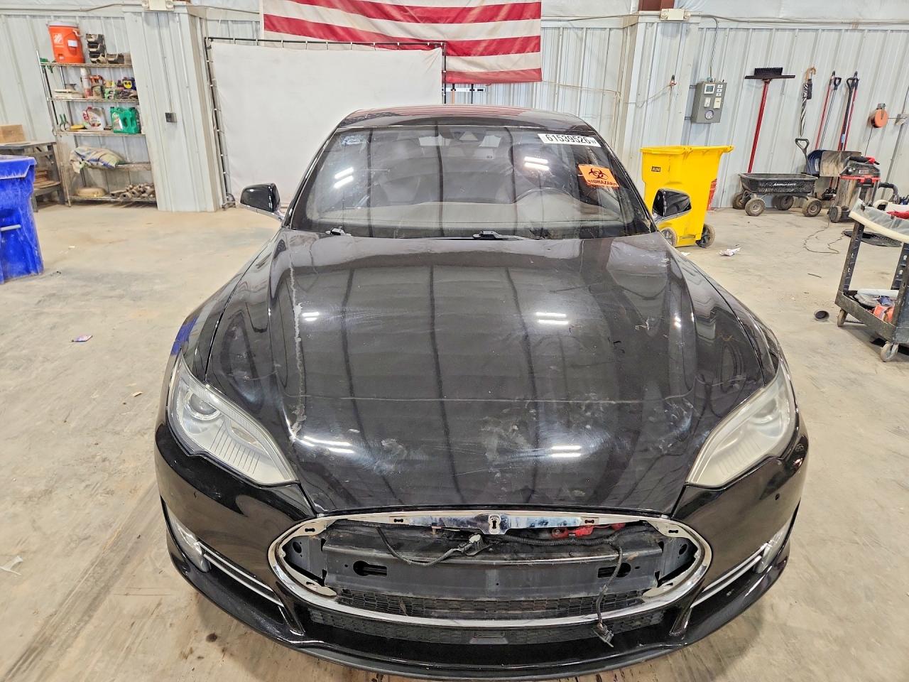 2014 Tesla Model S Black vin: 5YJSA1H25EFP63111