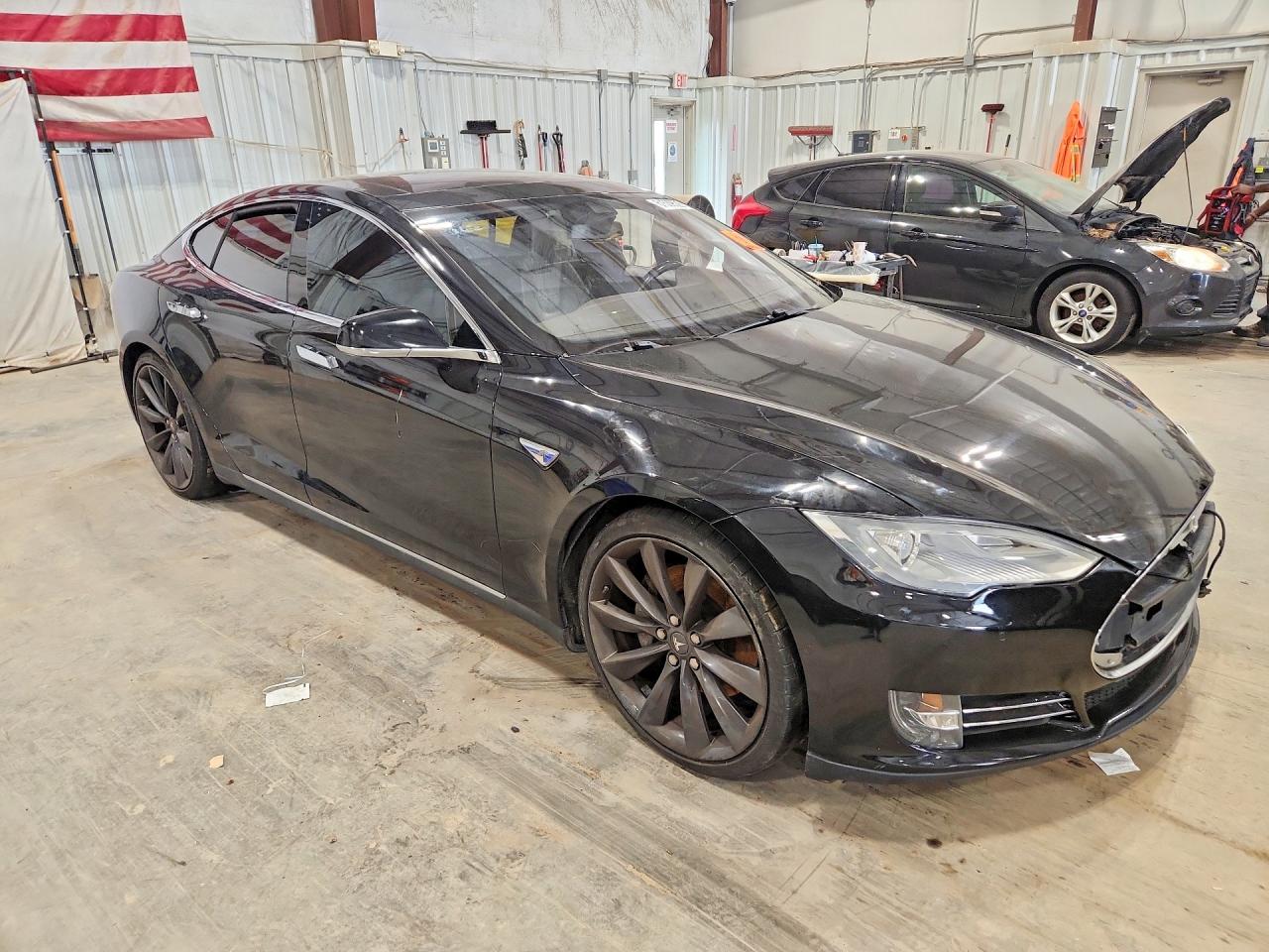2014 Tesla Model S Black vin: 5YJSA1H25EFP63111