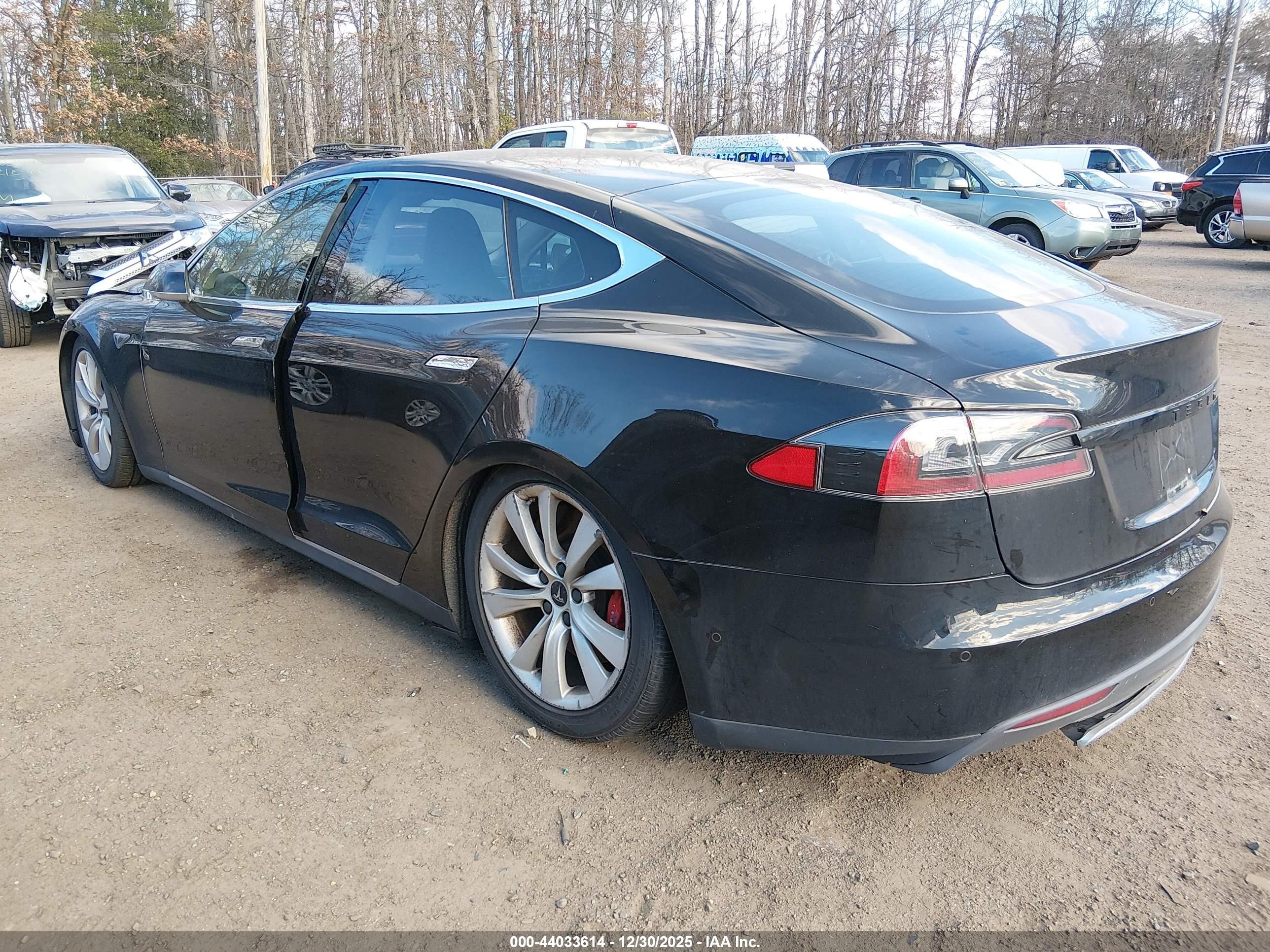 2014 Tesla Model S P85d Black vin: 5YJSA1H25EFP64310