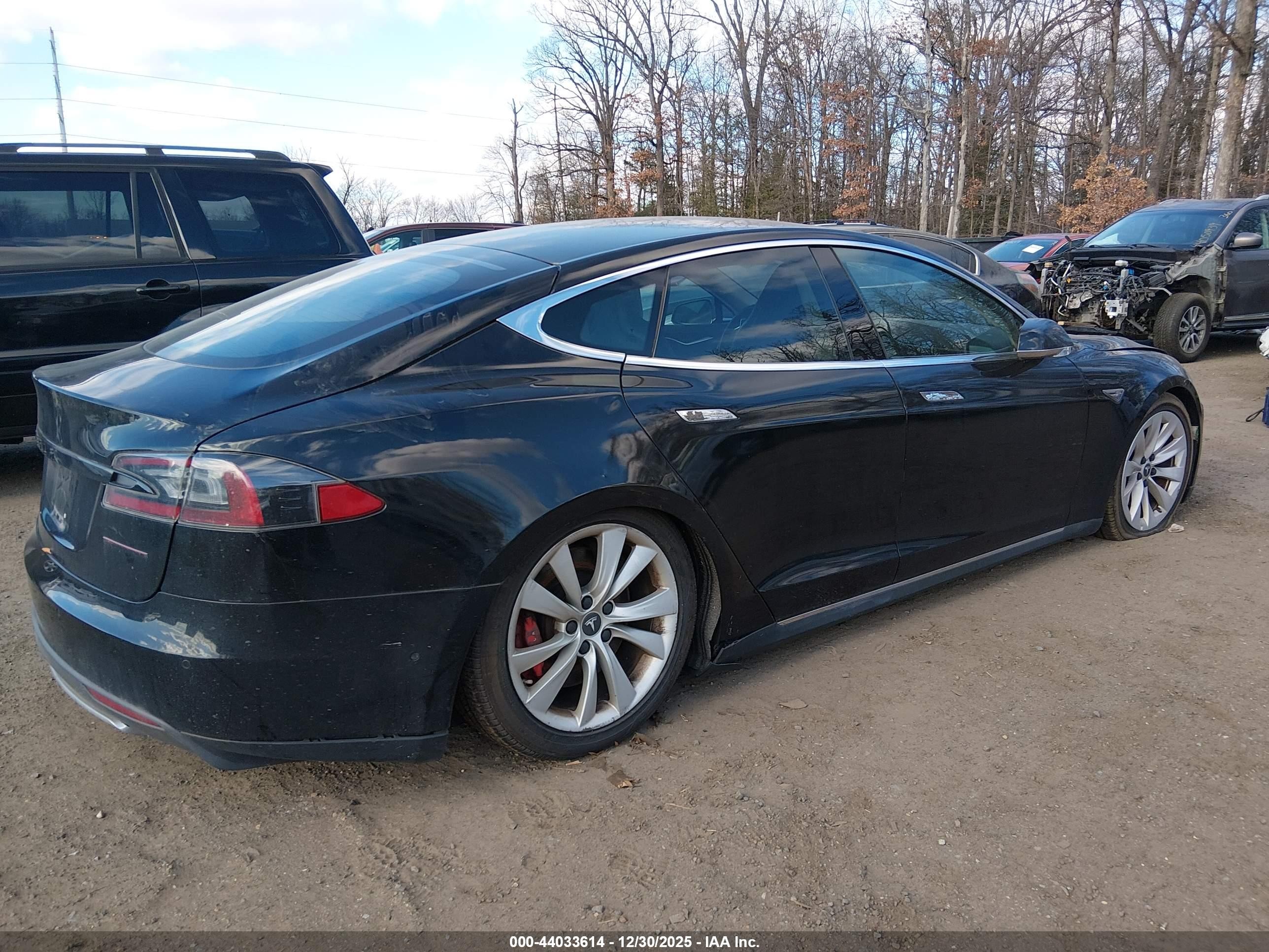2014 Tesla Model S P85d Black vin: 5YJSA1H25EFP64310