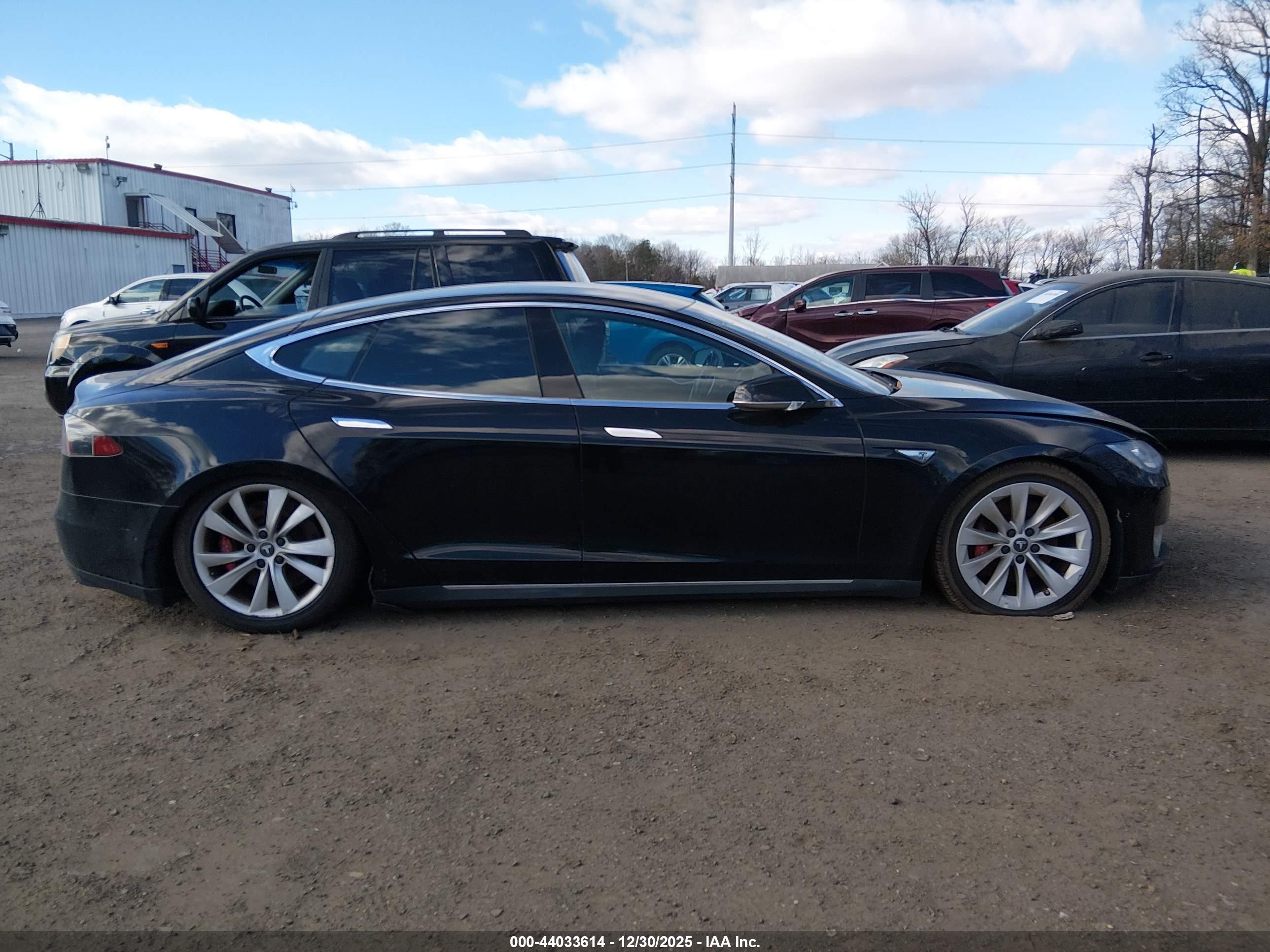 2014 Tesla Model S P85d Black vin: 5YJSA1H25EFP64310