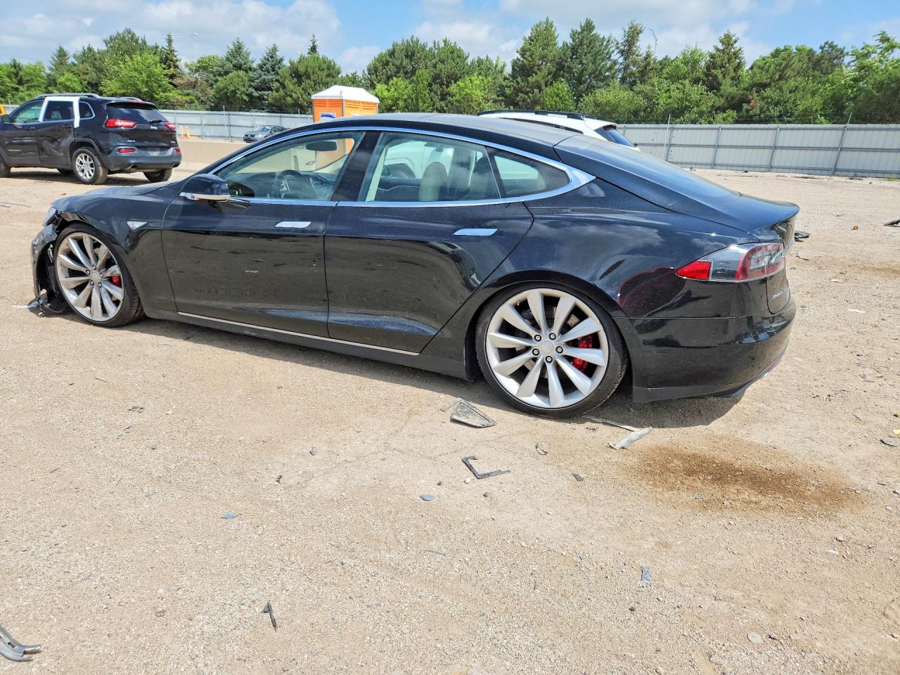 2014 Tesla Model S Black vin: 5YJSA1H25EFP64601
