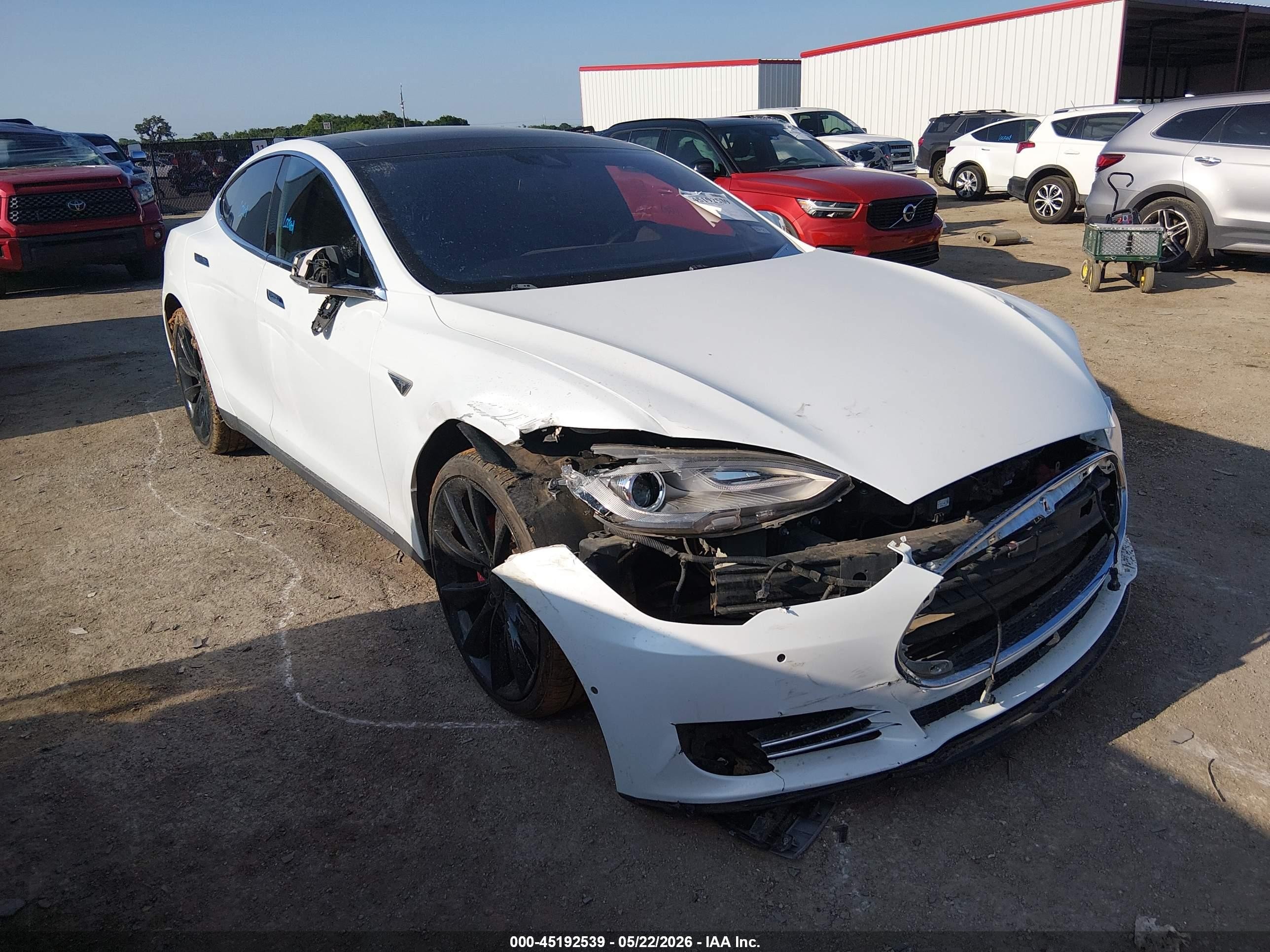 2014 Tesla Model S P85d White vin: 5YJSA1H25EFP67403