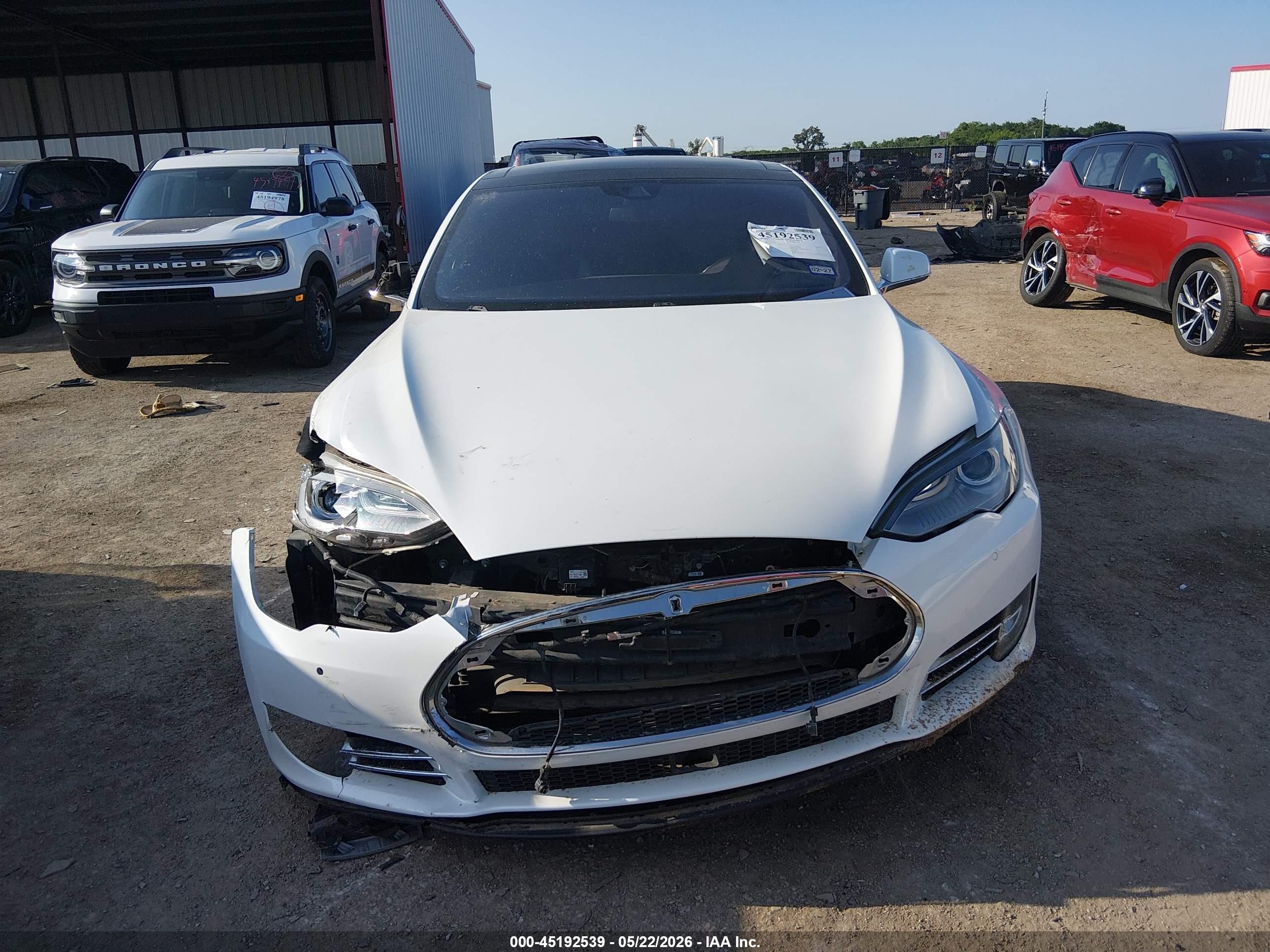 2014 Tesla Model S P85d White vin: 5YJSA1H25EFP67403