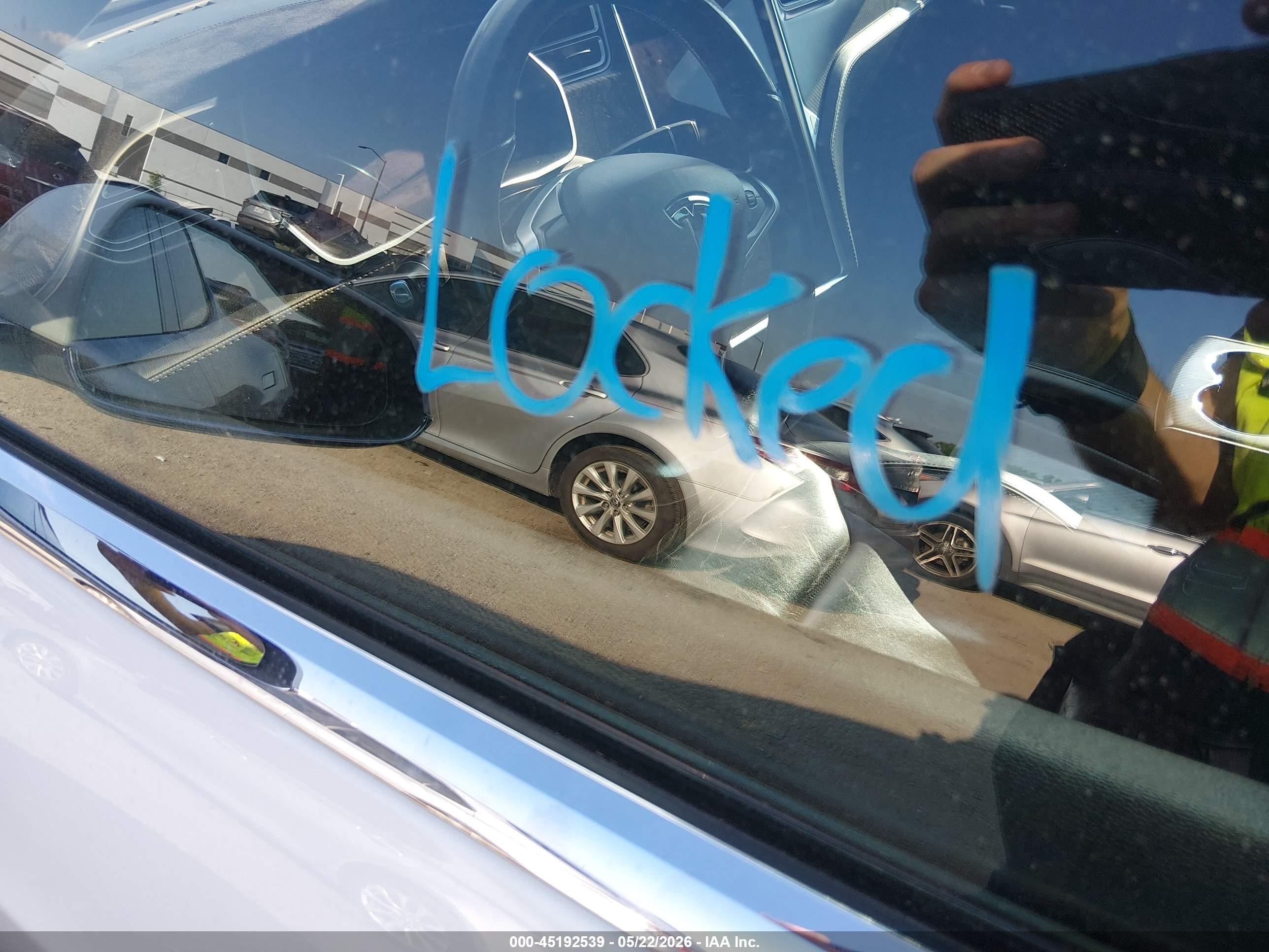 2014 Tesla Model S P85d White vin: 5YJSA1H25EFP67403