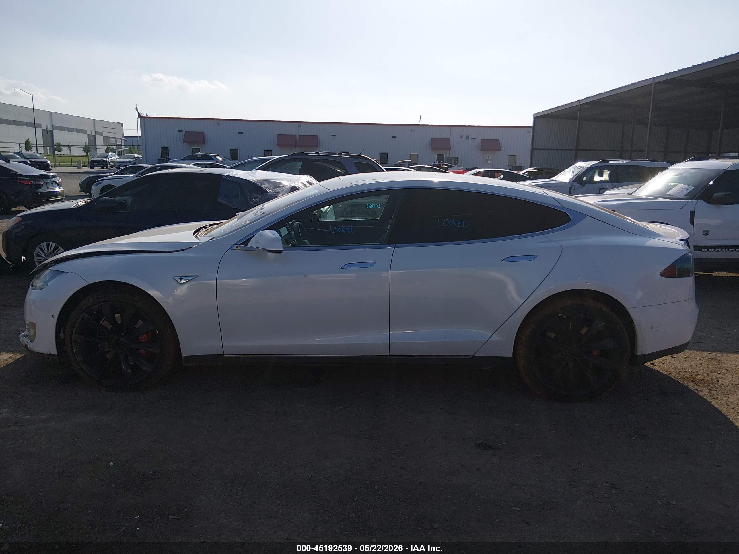 2014 Tesla Model S P85d White vin: 5YJSA1H25EFP67403