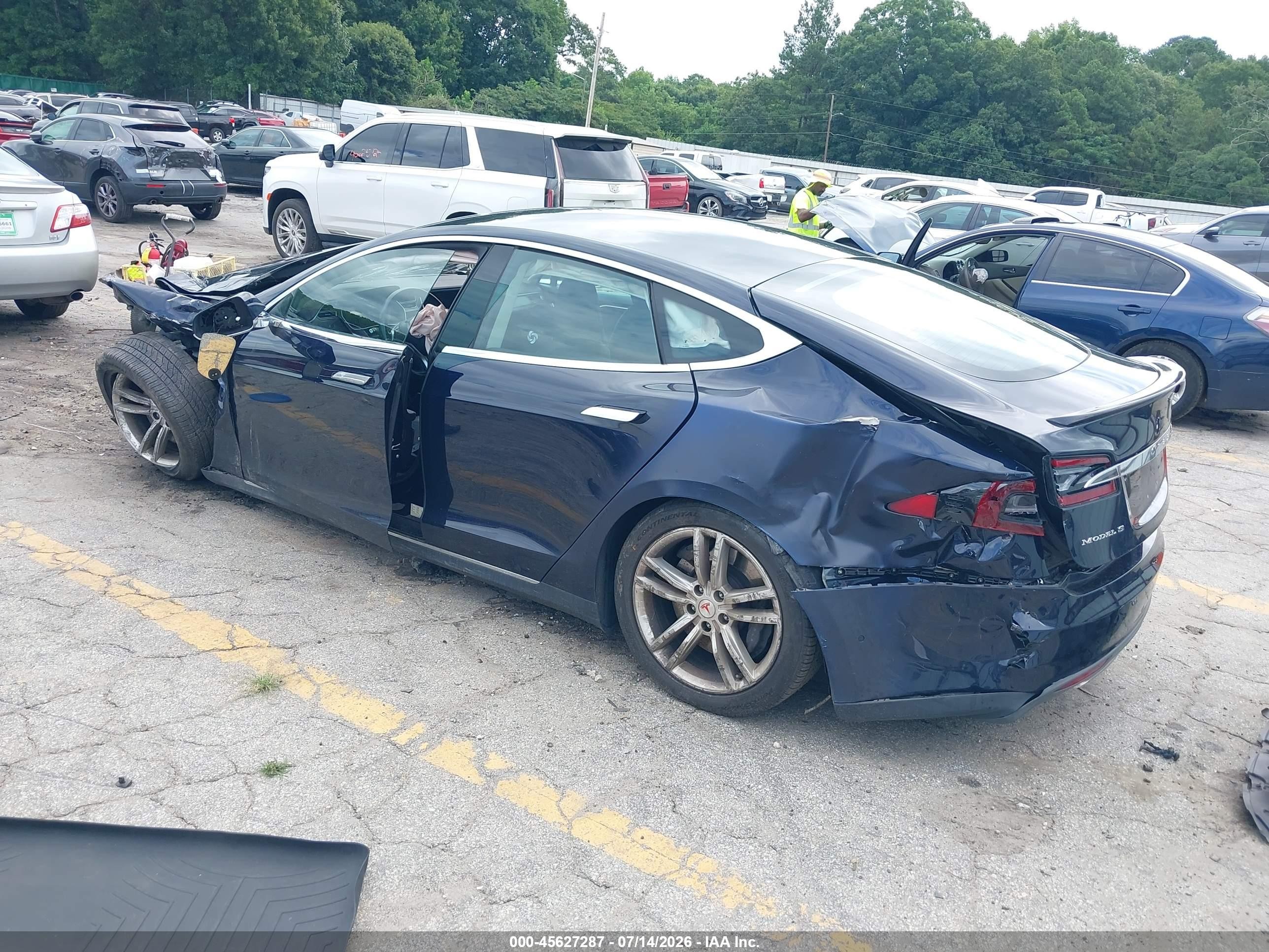 2015 Tesla Model S 70d/85d/p85d Blue vin: 5YJSA1H25FFP77950