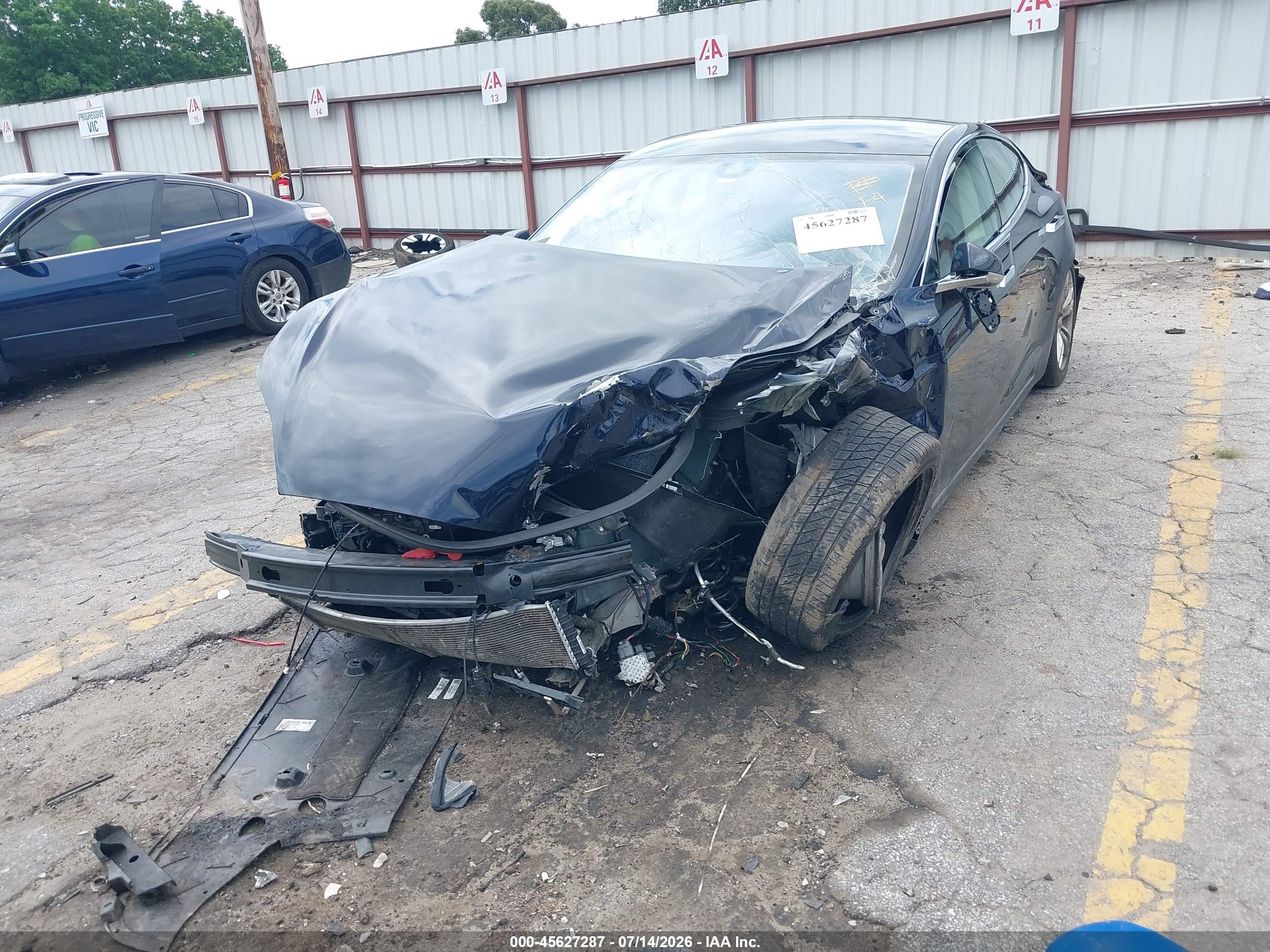 2015 Tesla Model S 70d/85d/p85d Blue vin: 5YJSA1H25FFP77950