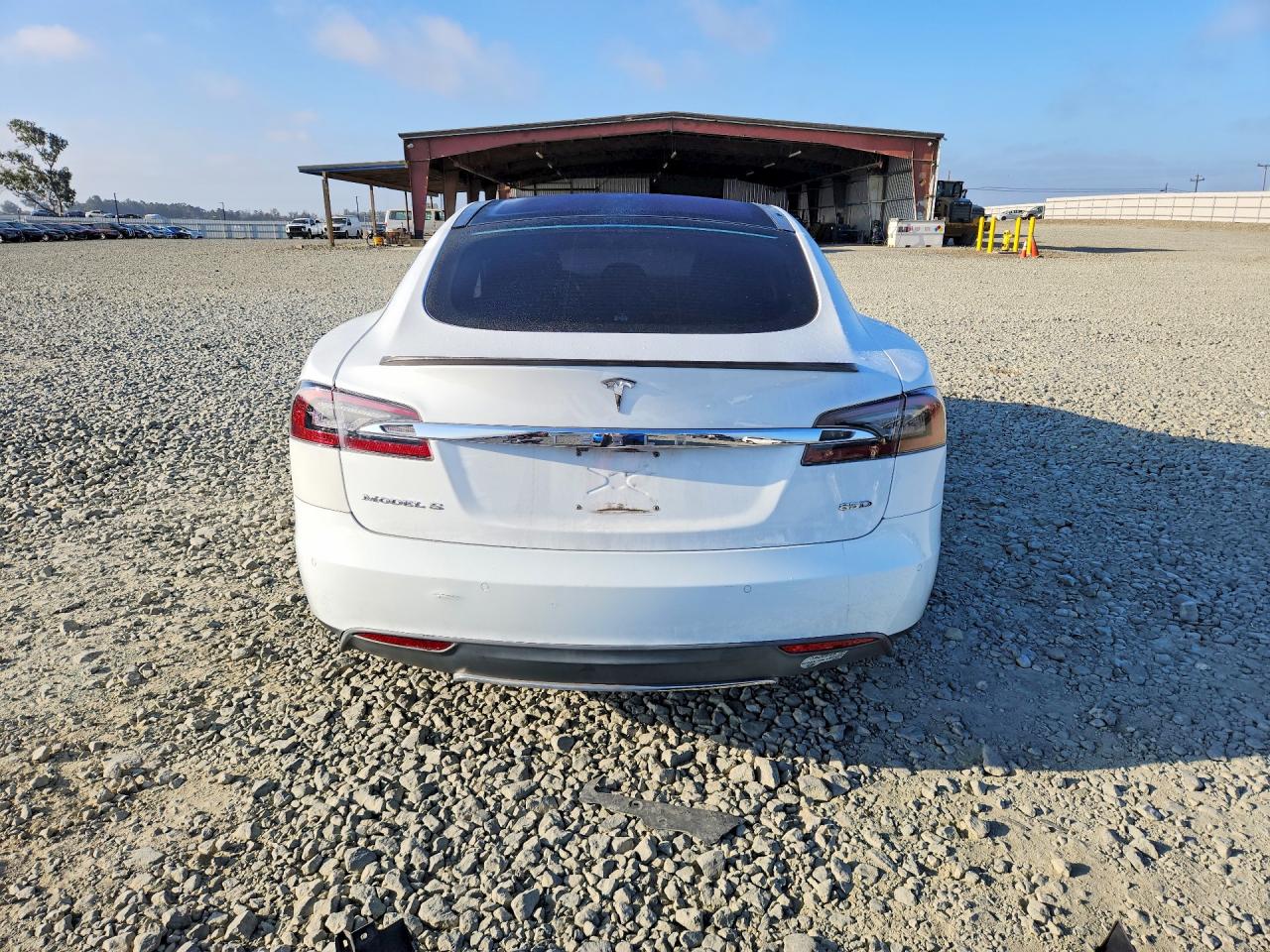 2015 Tesla Model S 85d White vin: 5YJSA1H26FFP78010